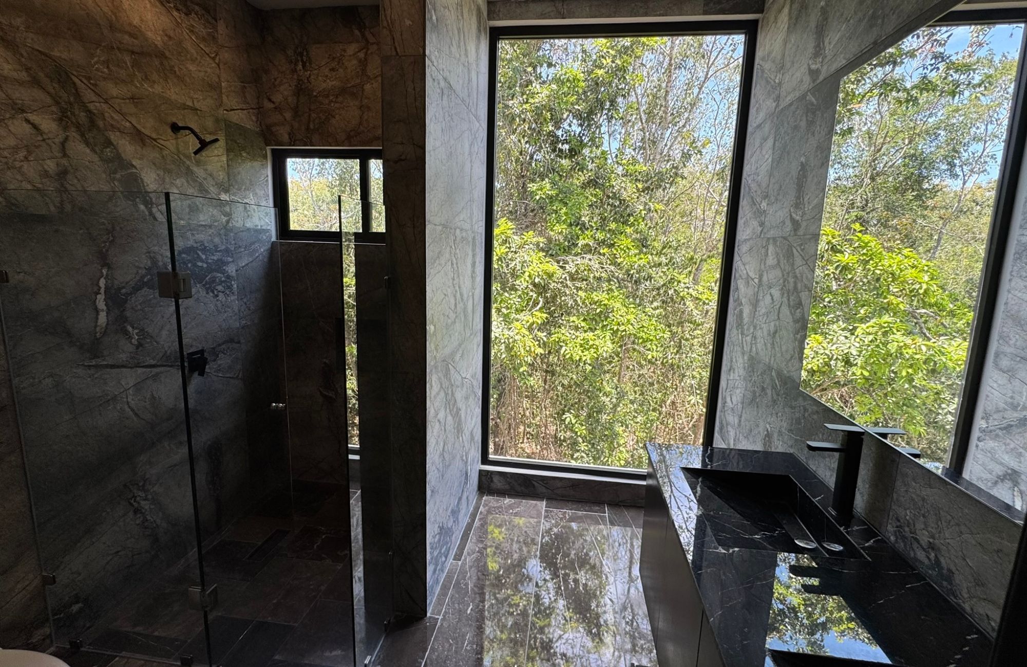 House with private pool, hot tub spa, smart key card, amenities: gym, juice and coffee bar, common pool, in Aldea Zama, Tulum for sale.