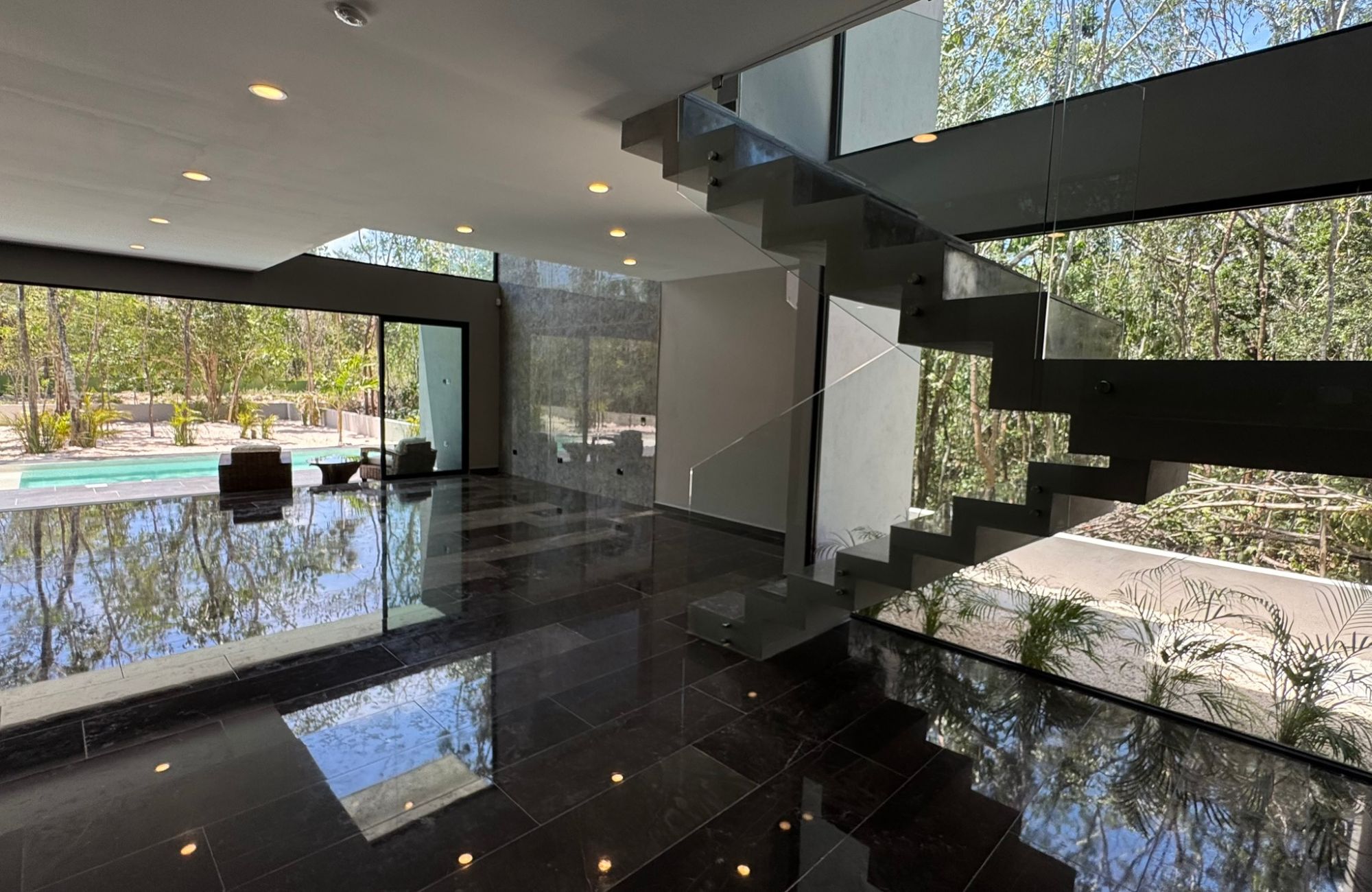 House with private pool, hot tub spa, smart key card, amenities: gym, juice and coffee bar, common pool, in Aldea Zama, Tulum for sale.