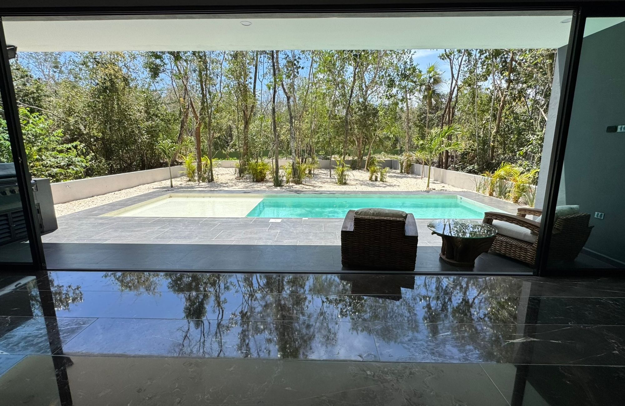 House with private pool, hot tub spa, smart key card, amenities: gym, juice and coffee bar, common pool, in Aldea Zama, Tulum for sale.