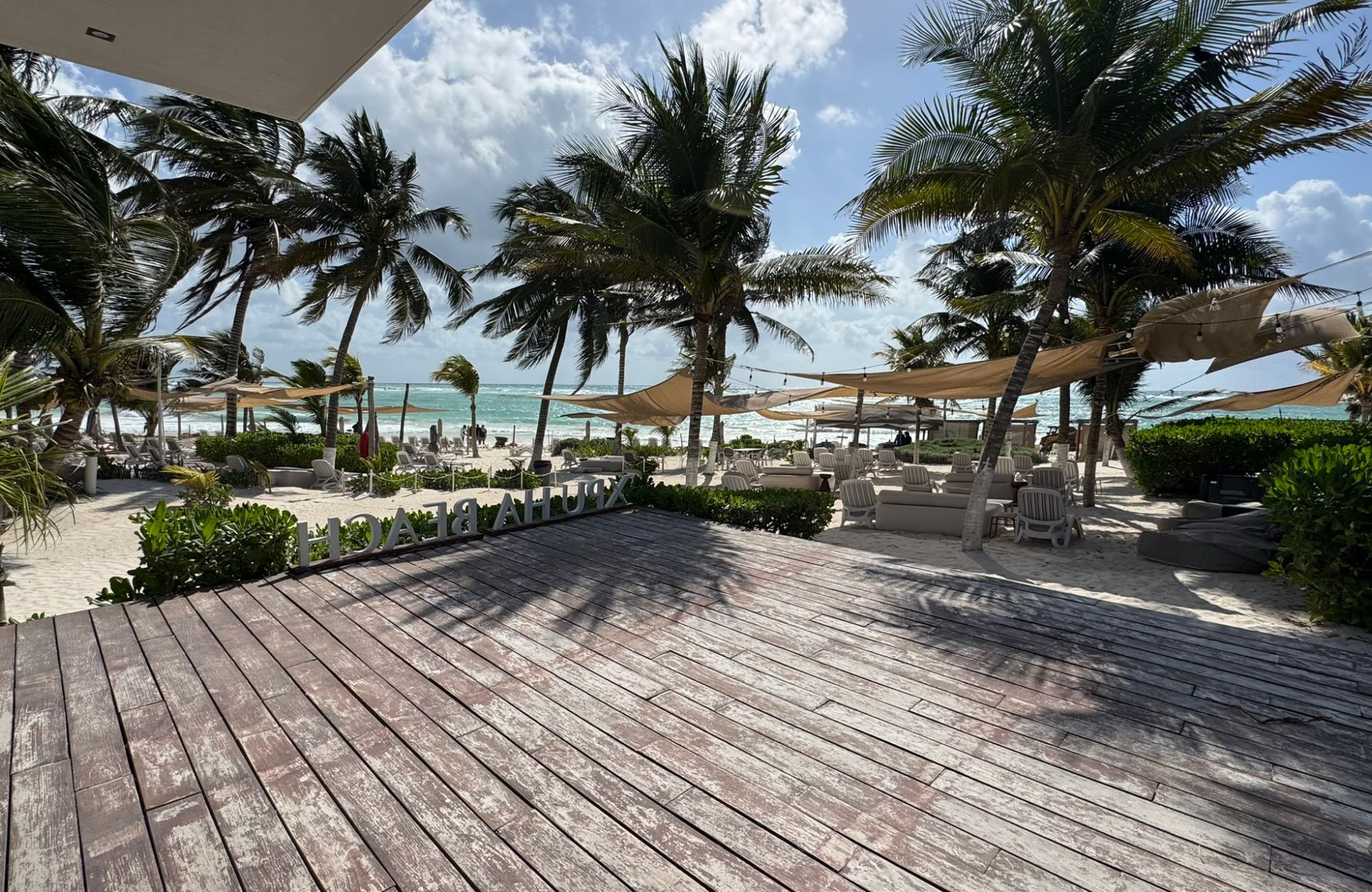 Spacious house with private pool, terrace, patio, bar, cellar. Common areas, zen area, barbecue area, lounge bar.