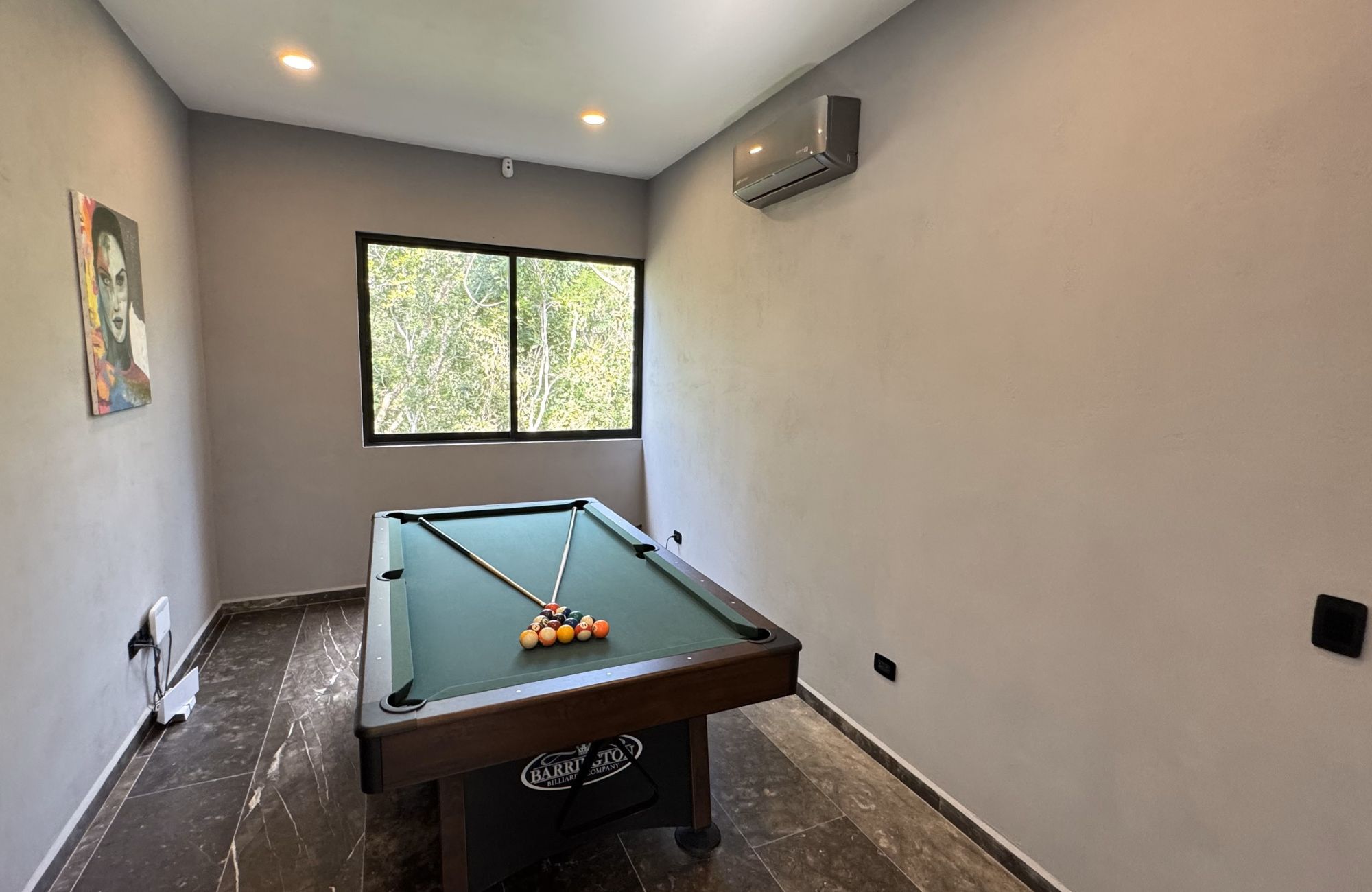 Spacious house with private pool, terrace, patio, bar, cellar. Common areas, zen area, barbecue area, lounge bar.