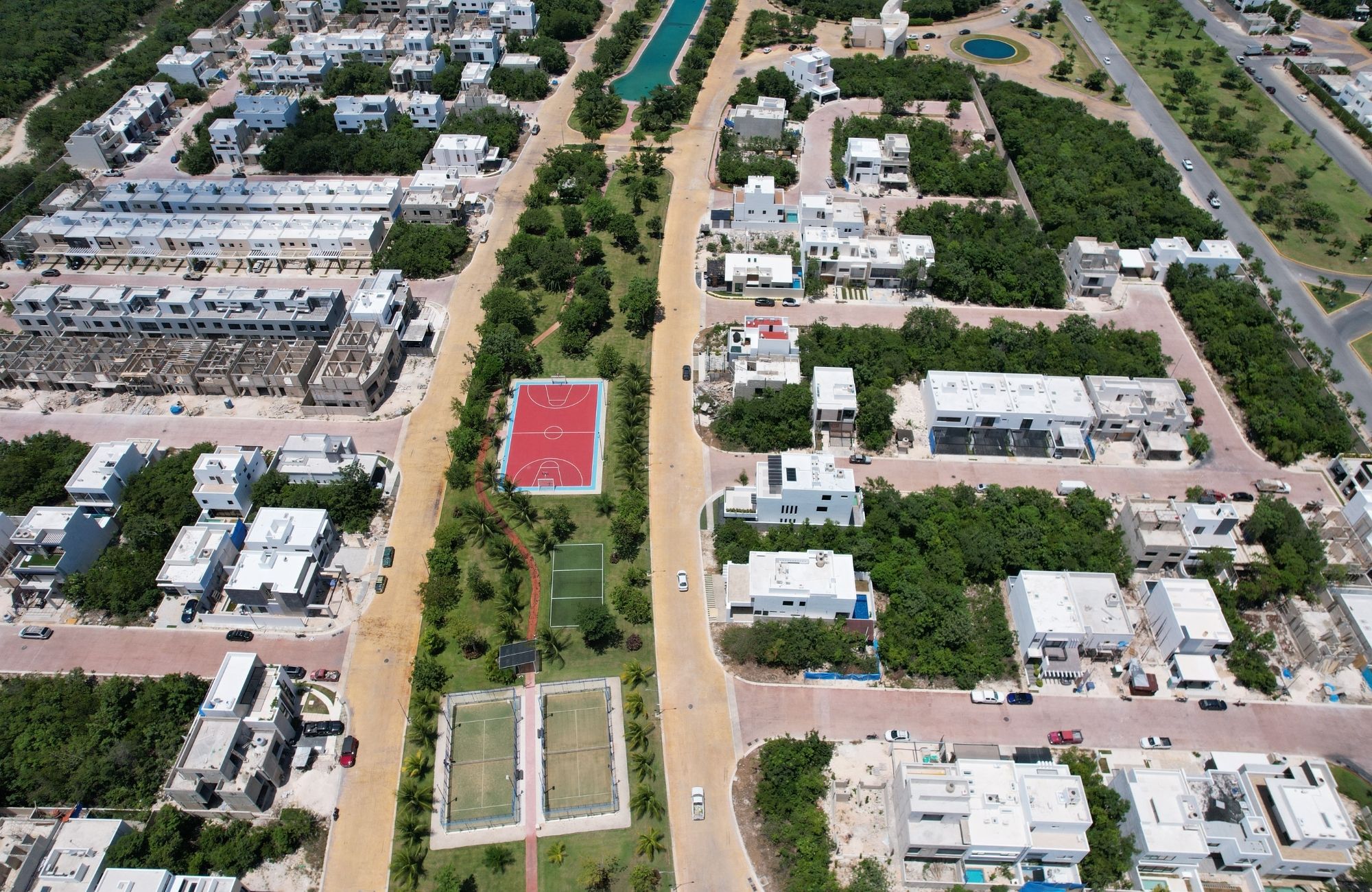 Luxury condominium, with resort-style amenities, for sale Cancun.