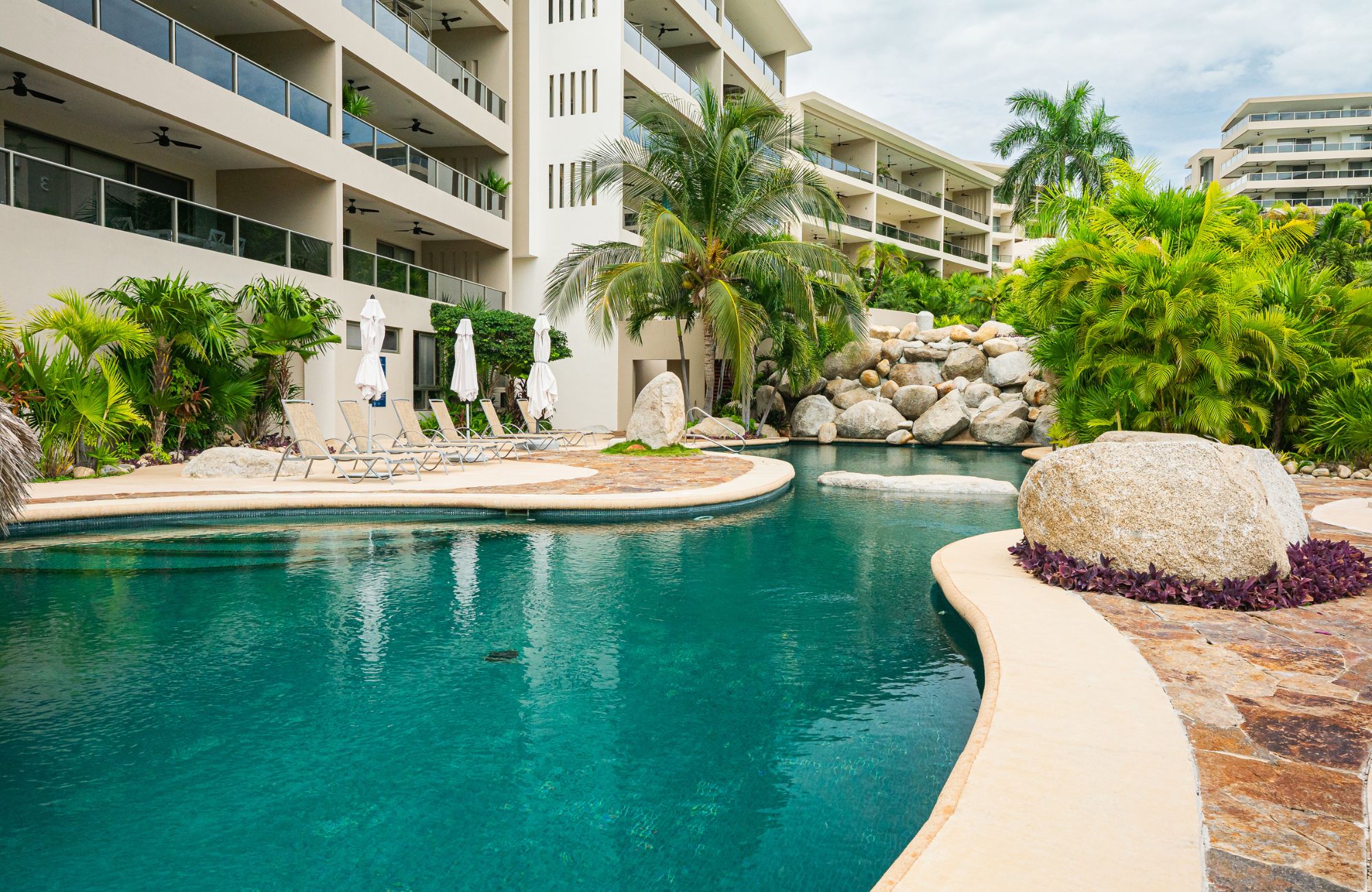 Penthouse con vista al mar, club de playa, en venta, Cosmo Residences, Huatulco