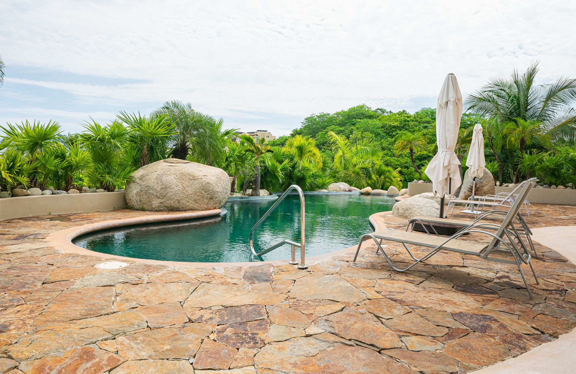 Penthouse con vista al mar, club de playa, en venta, Cosmo Residences, Huatulco