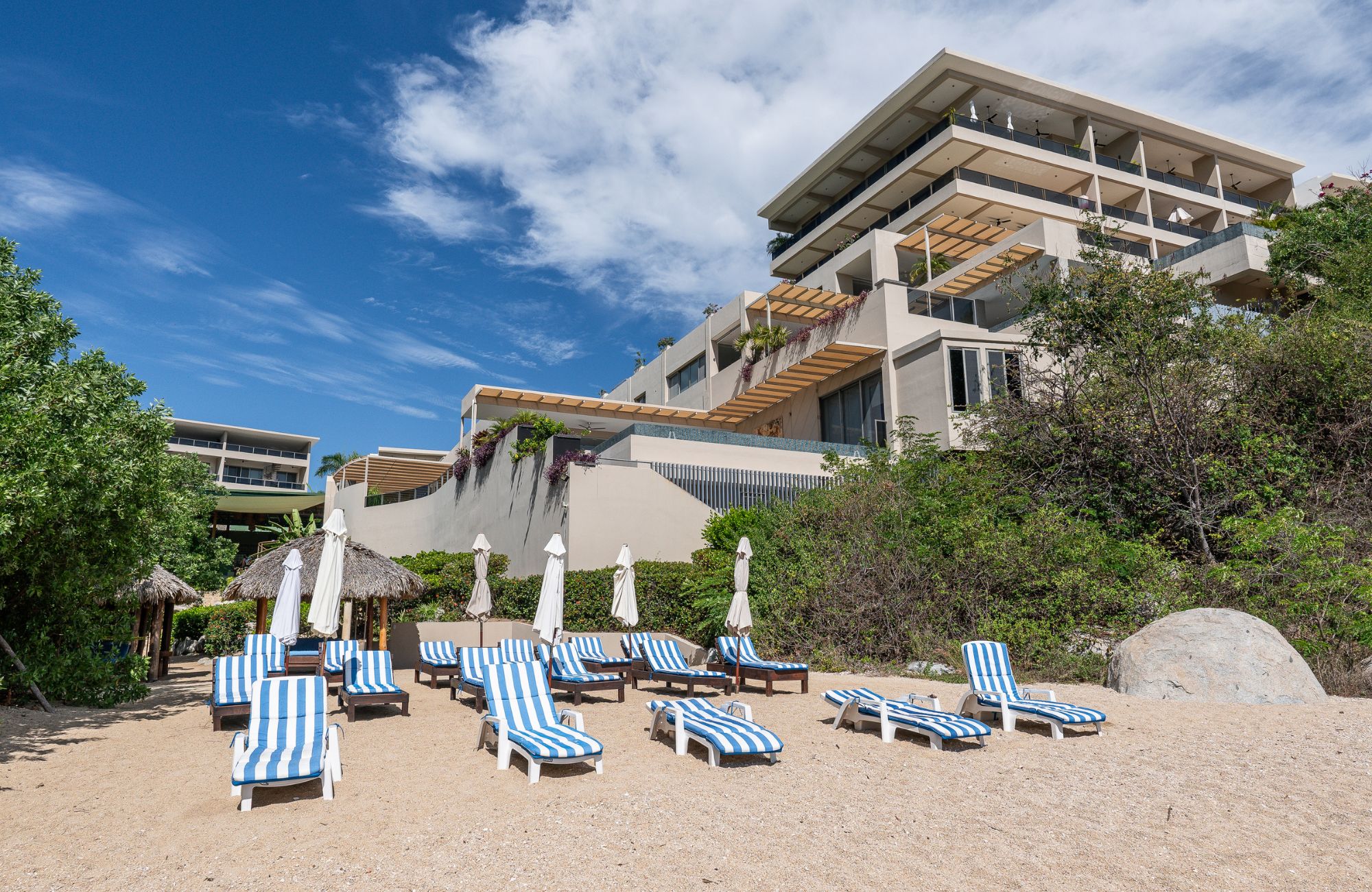 Penthouse con vista al mar, club de playa, en venta, Cosmo Residences, Huatulco