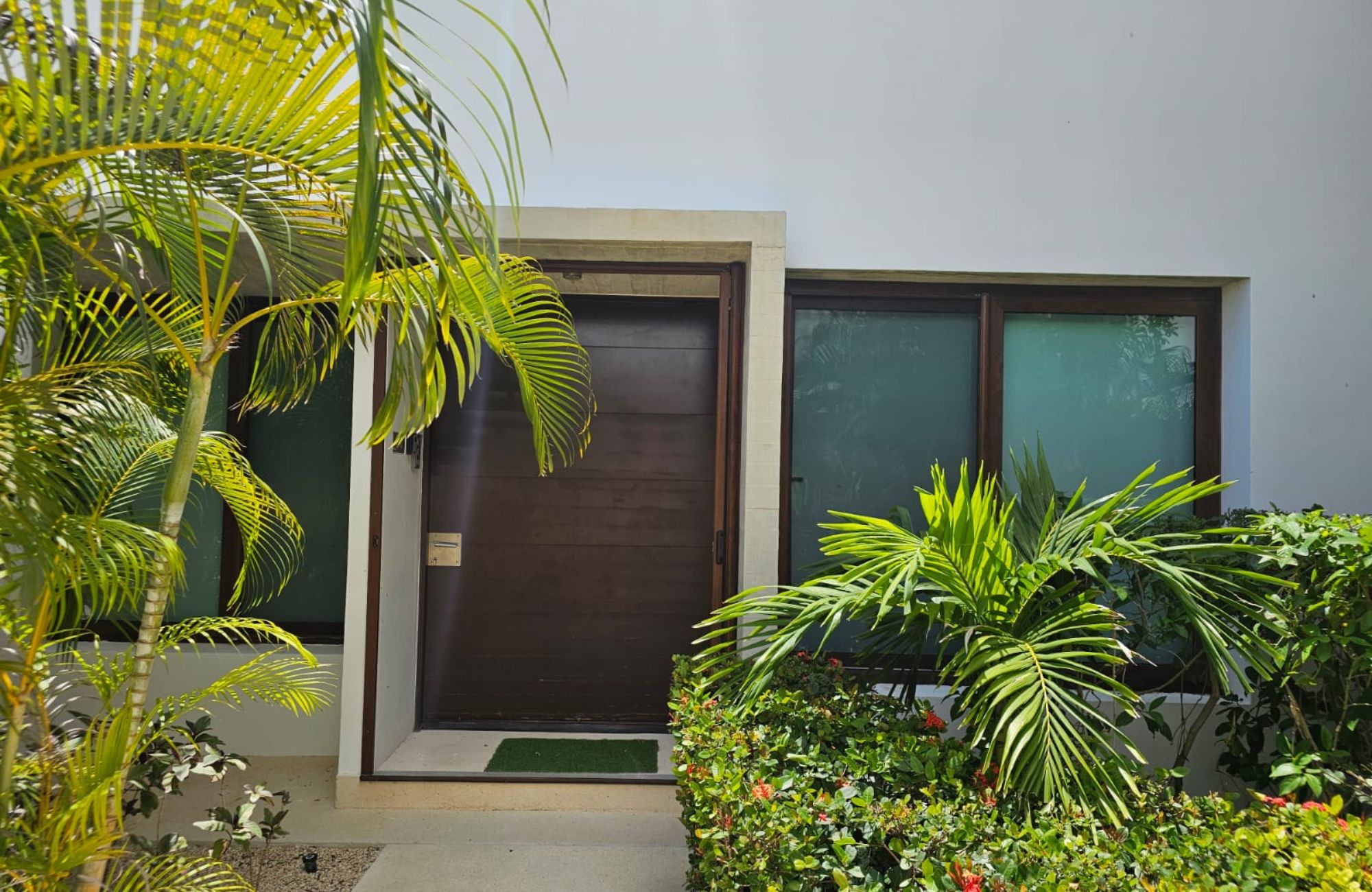 Luxury Home with Rooftop and Solar Power for Sale &ndash; Tulum Country Club, Tulum