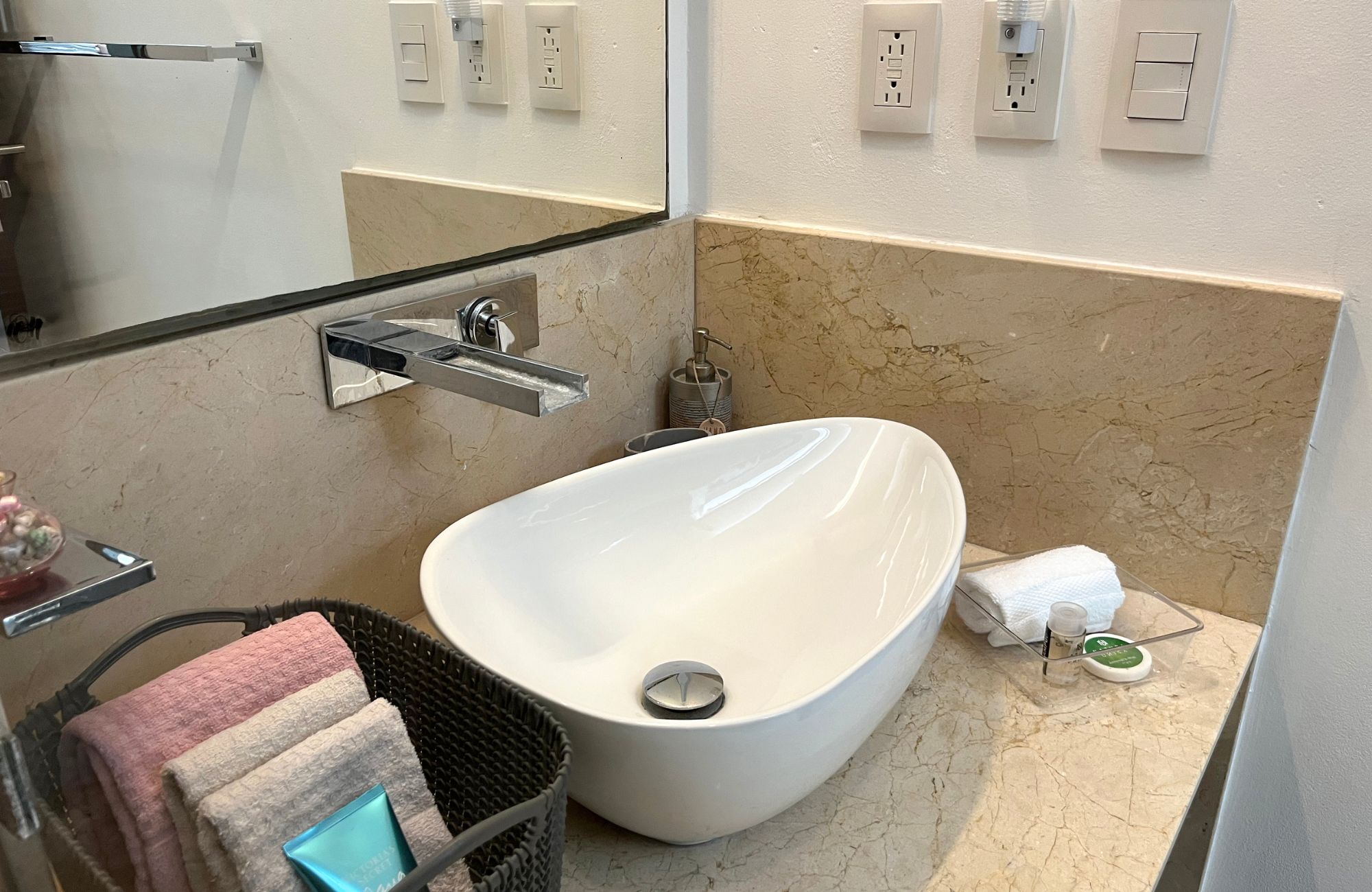 Luxury Home with Rooftop and Solar Power for Sale &ndash; Tulum Country Club, Tulum