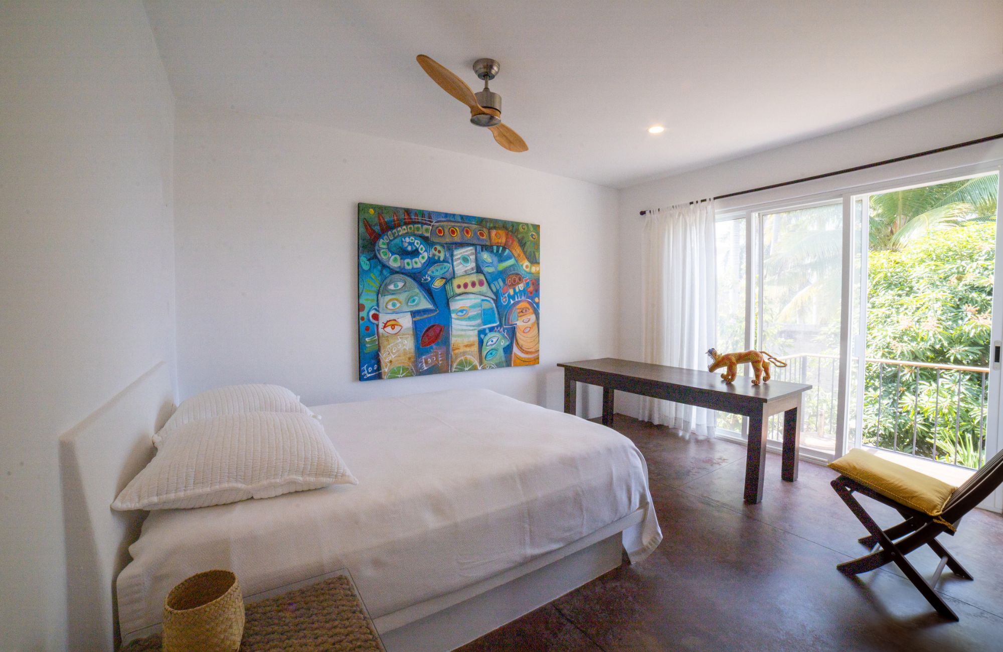 6 bedroom villa with pool and garden, for sale in Sector O, Huatulco.