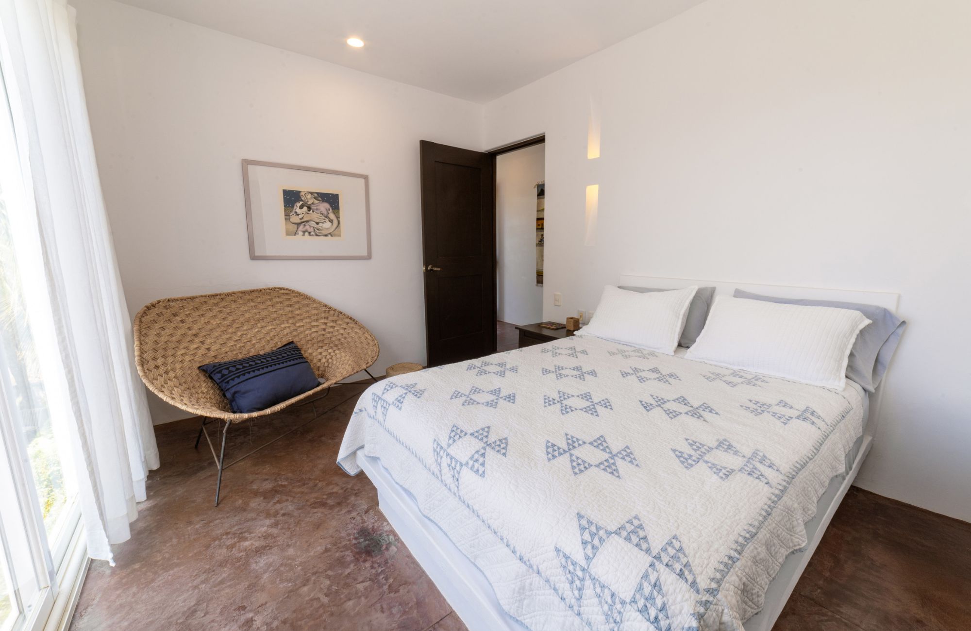 6 bedroom villa with pool and garden, for sale in Sector O, Huatulco.