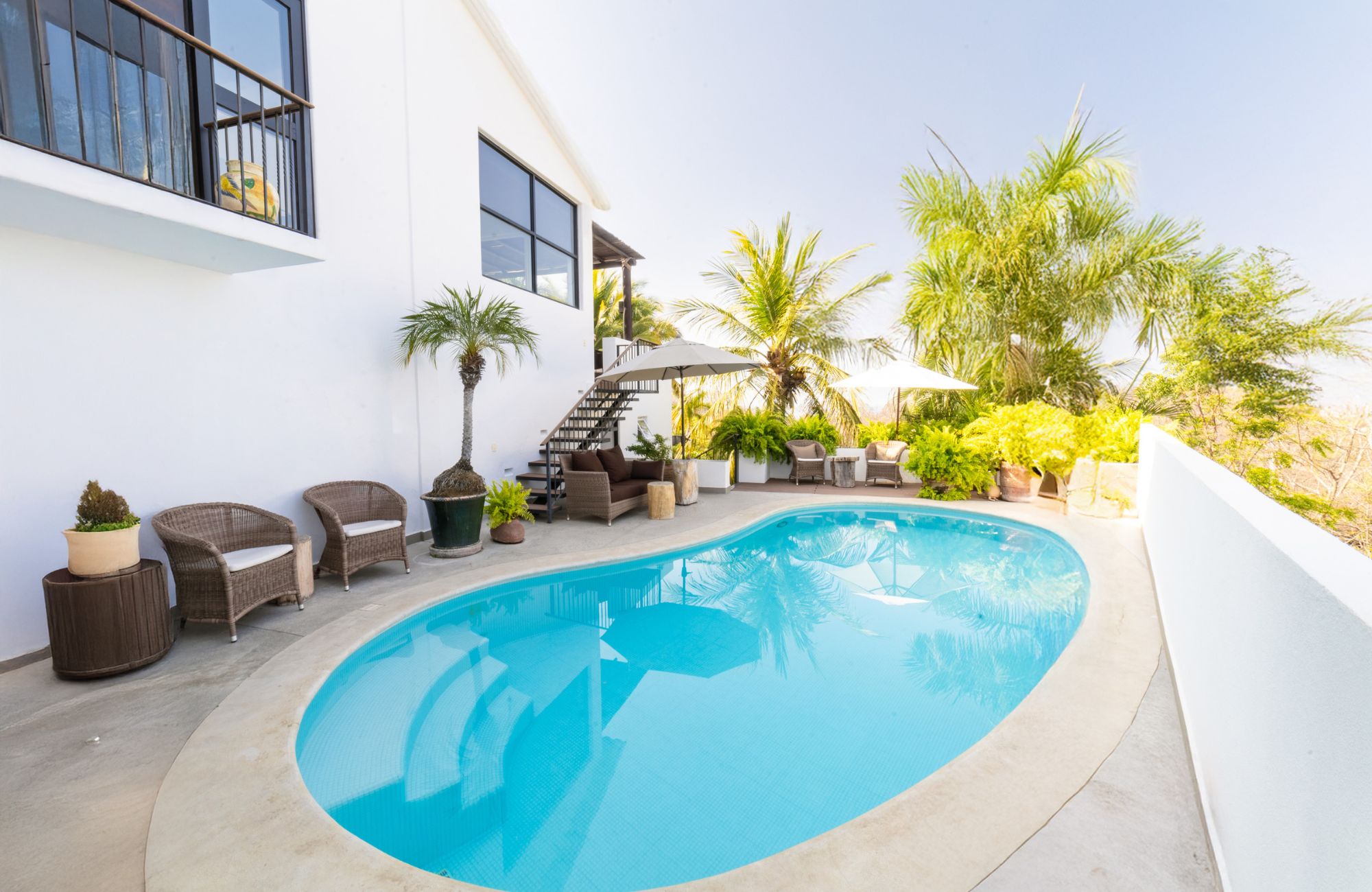 6 bedroom villa with pool and garden, for sale in Sector O, Huatulco.