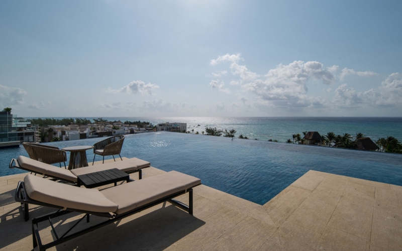 Condo con rooftop com&uacute;n y amenidades, en venta, Centro Playa del Carmen