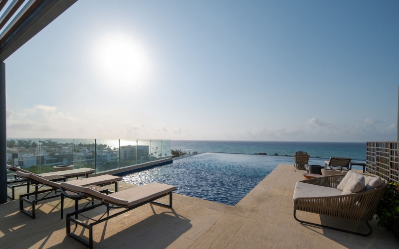 Condominium just steps from the beach for sale, downtown Playa del Carmen