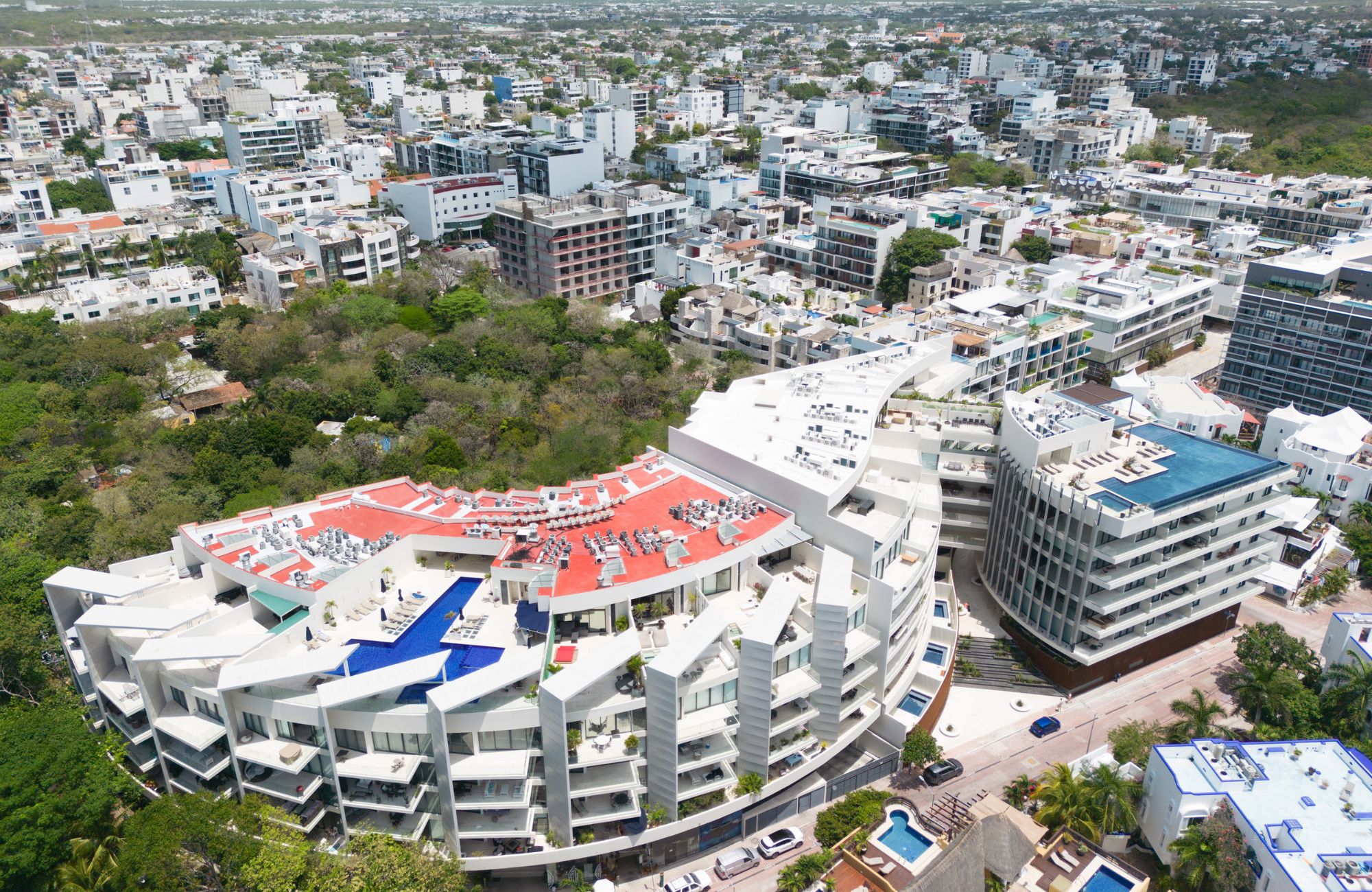 Luxury condo with beach club and golf course, for sale, Playa del Carmen