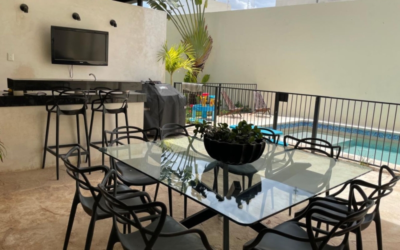 House with private pool and solar panels, for sale, Zona Norte, M&eacute;rida