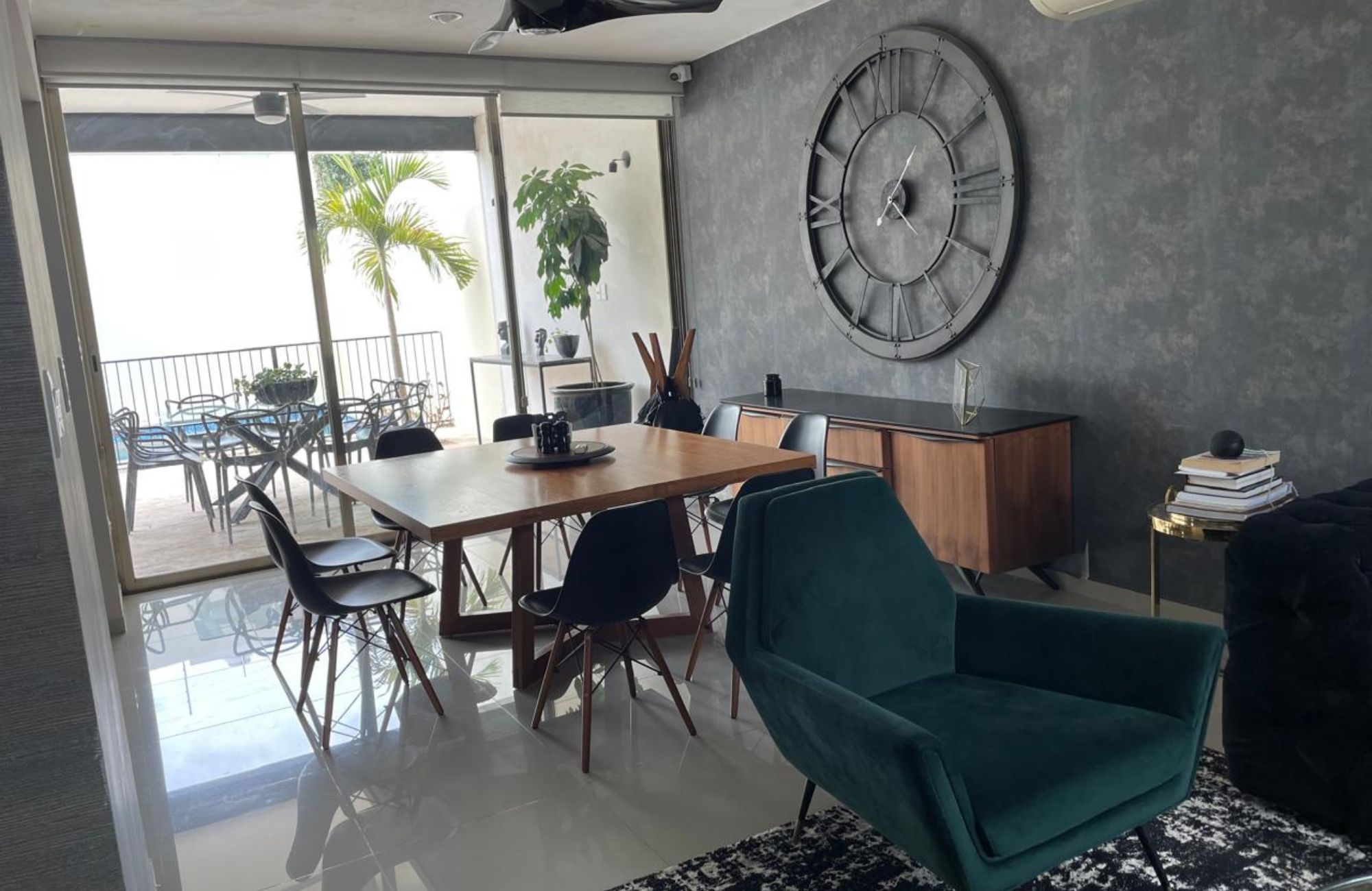 House with rooftop, terrace and patio in downtown M&eacute;rida.