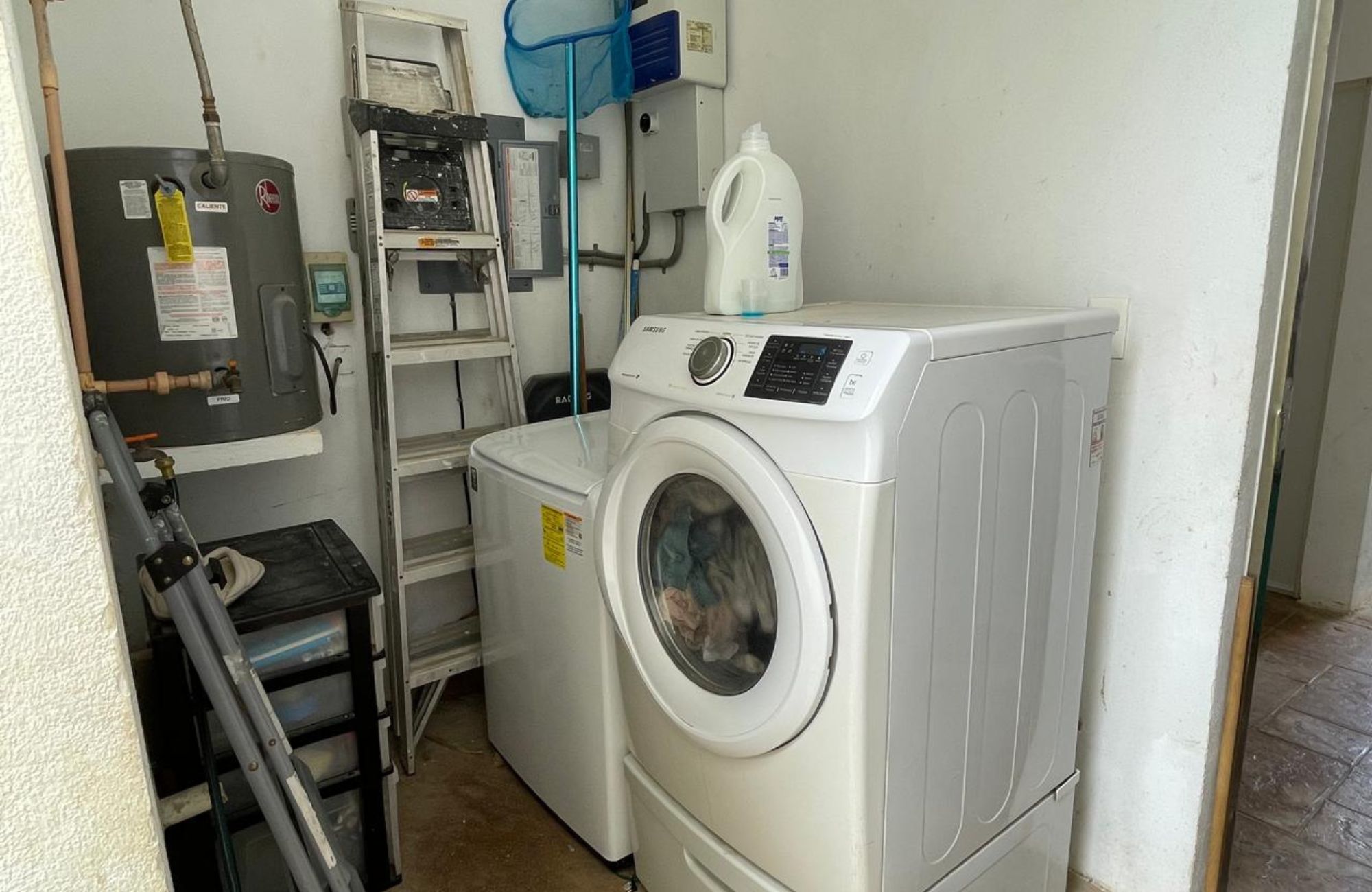 House with rooftop, terrace and patio in downtown M&eacute;rida.