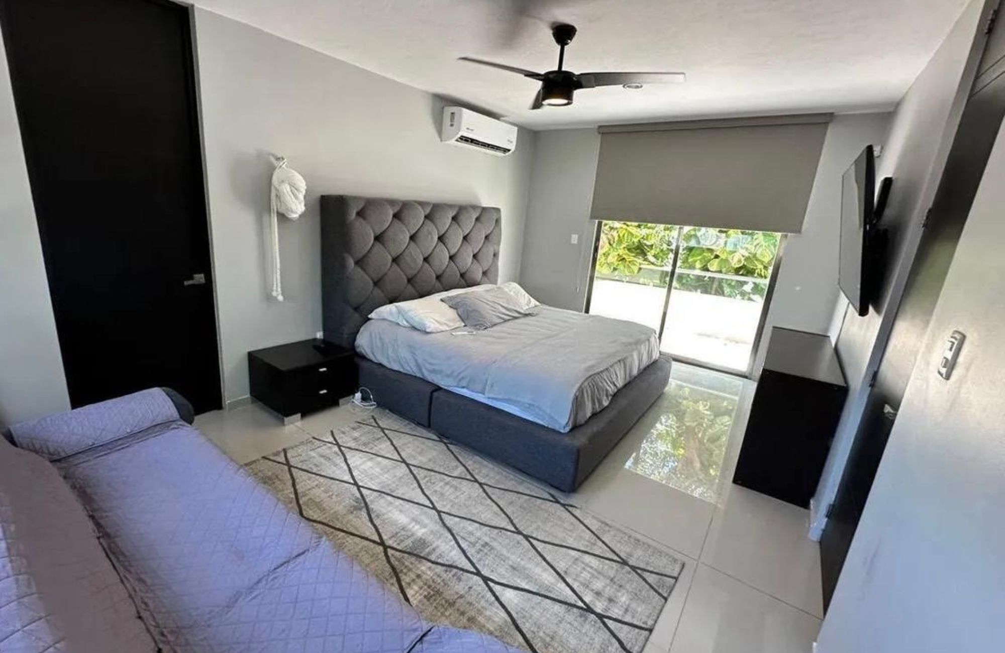 House with rooftop, terrace and patio in downtown M&eacute;rida.