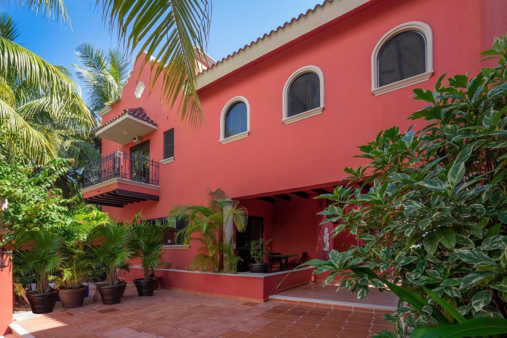 Luxury Beachfront villa on beautiful Soliman Bay.