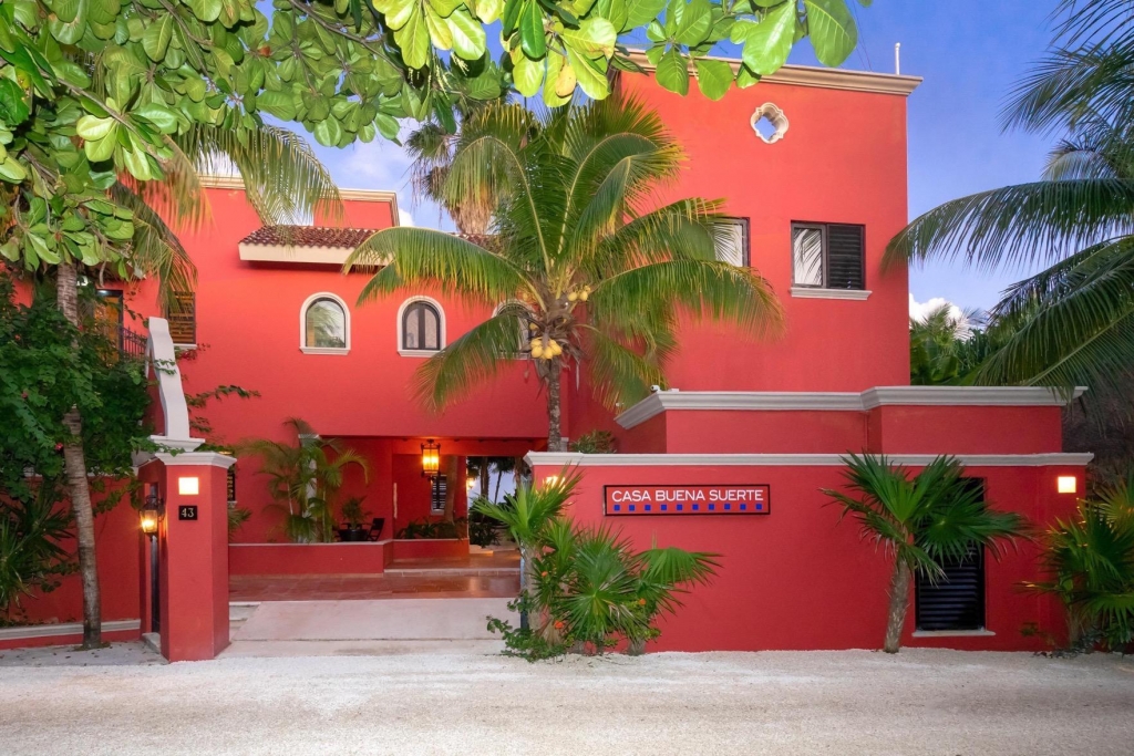 Luxury Beachfront villa on beautiful Soliman Bay.