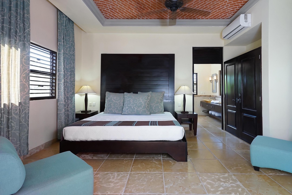 Luxury Beachfront villa on beautiful Soliman Bay.