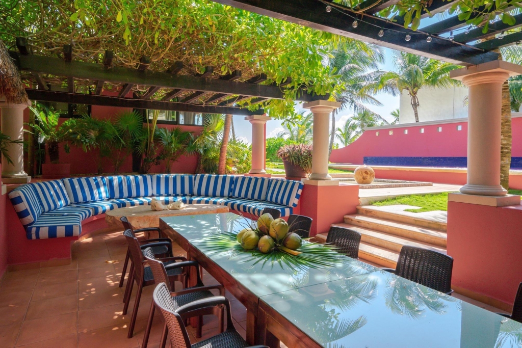 Luxury Beachfront villa on beautiful Soliman Bay.