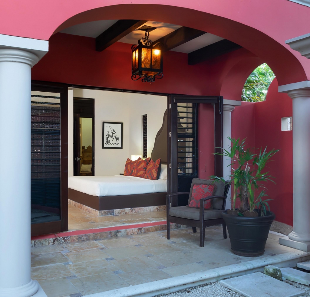 Luxury Beachfront villa on beautiful Soliman Bay.