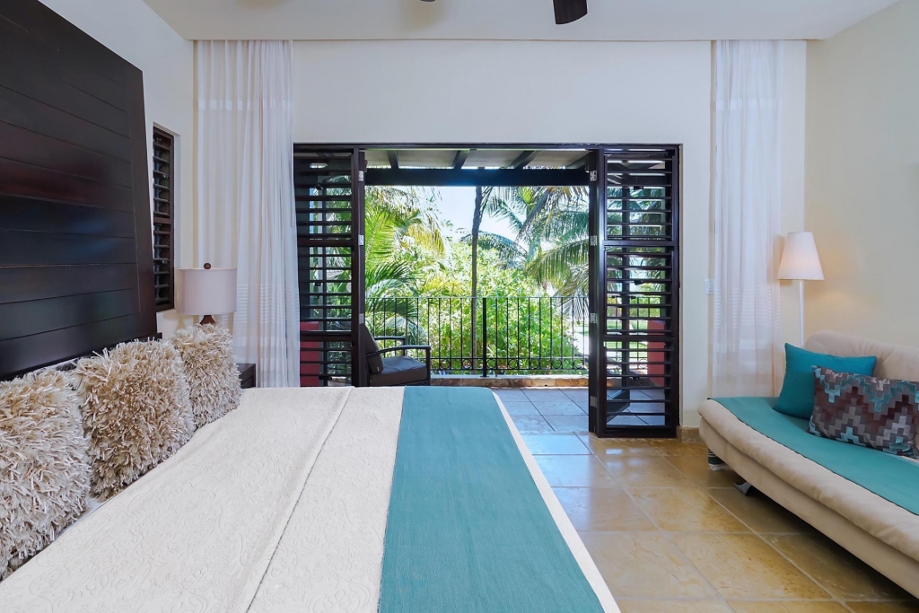 Luxury Beachfront villa on beautiful Soliman Bay.