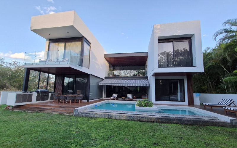 Luxury House with Private Pool for Sale, Yucat&aacute;n Country Club, M&eacute;rida