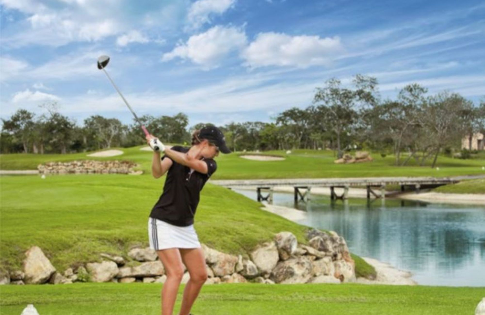 Casa con alberca privada y vista al campo de golf, en venta, Yucatan Country Club, Yucatan