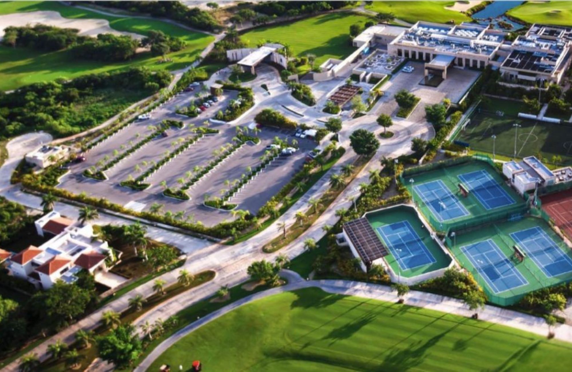 Casa con alberca privada y vista al campo de golf, en venta, Yucatan Country Club, Yucatan