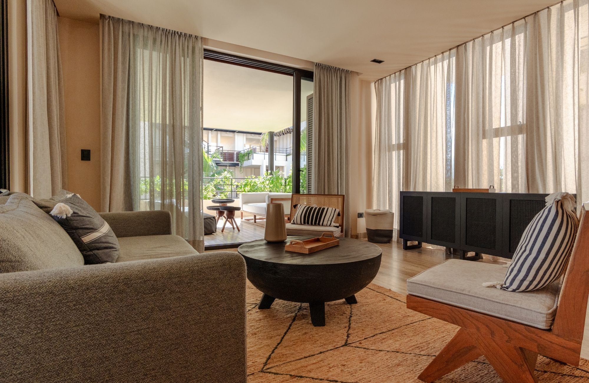 Condo near to the beach for sale, ground floor, pool access, Tulum 101, Tulum