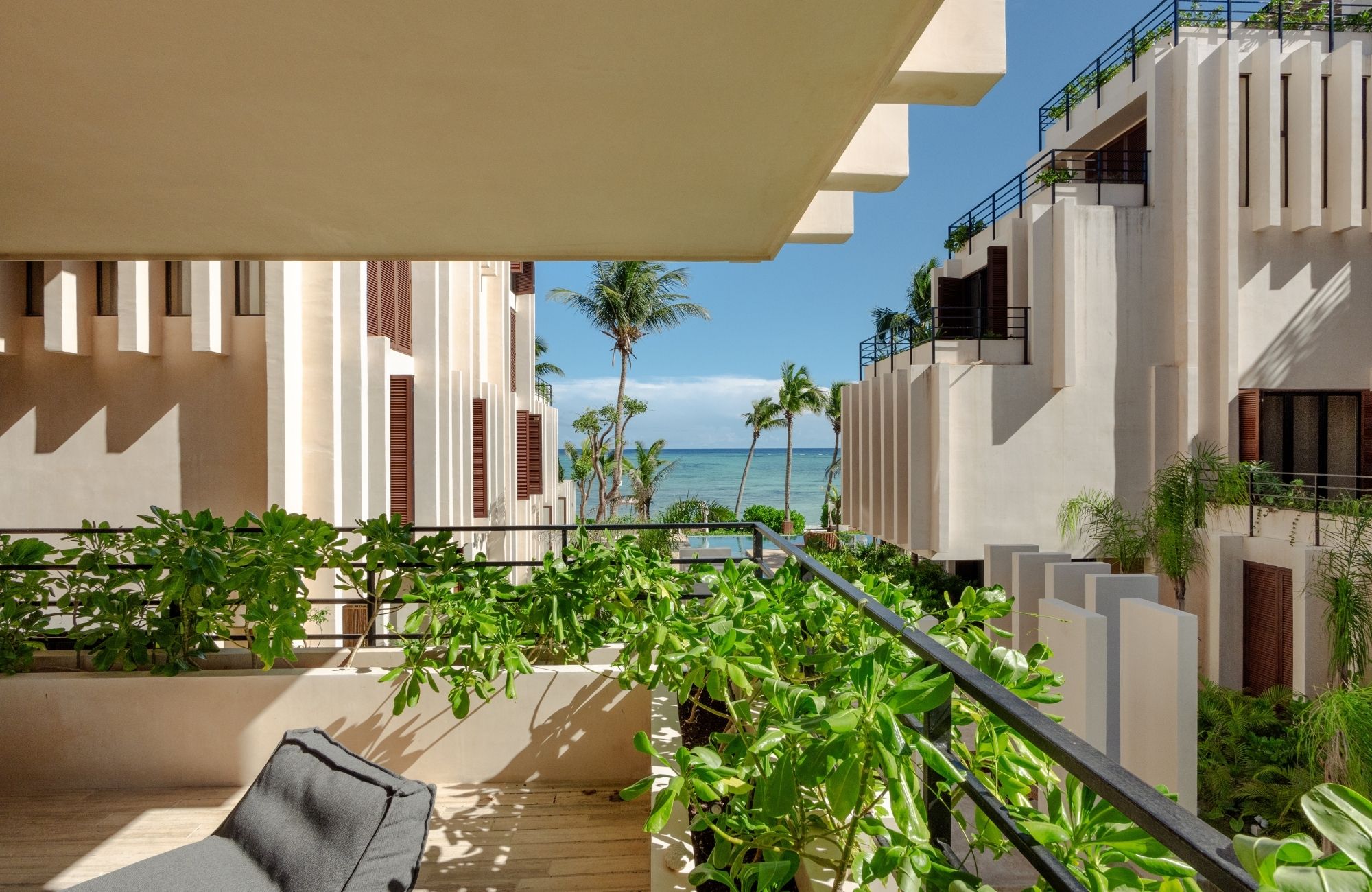 Condo near to the beach for sale, ground floor, pool access, Tulum 101, Tulum
