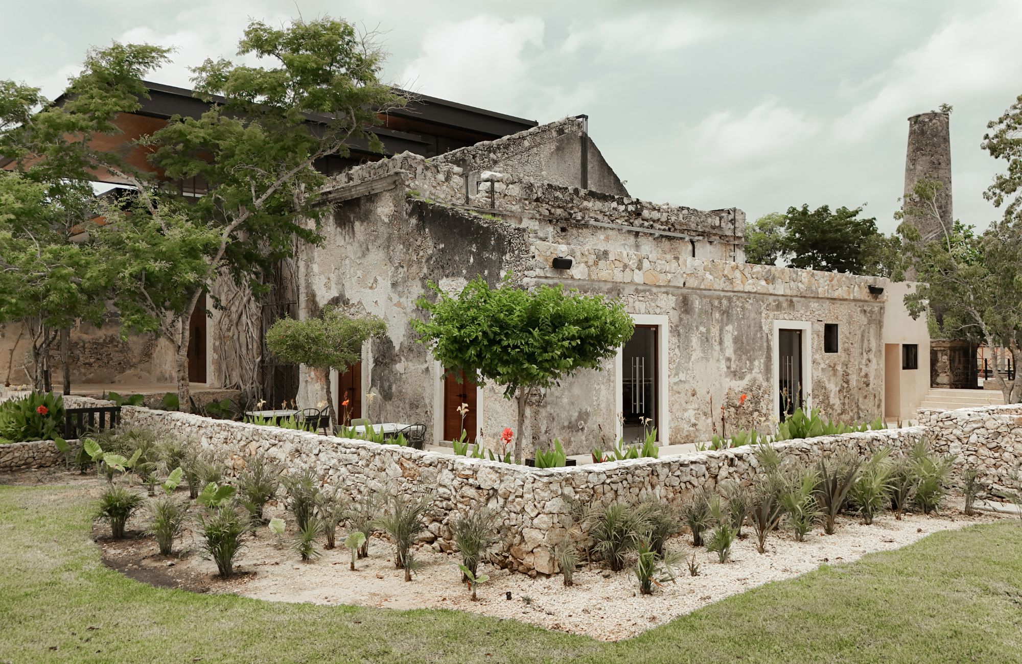 Lot with amenities, for sale in Gated community Olivia, M&eacute;rida.