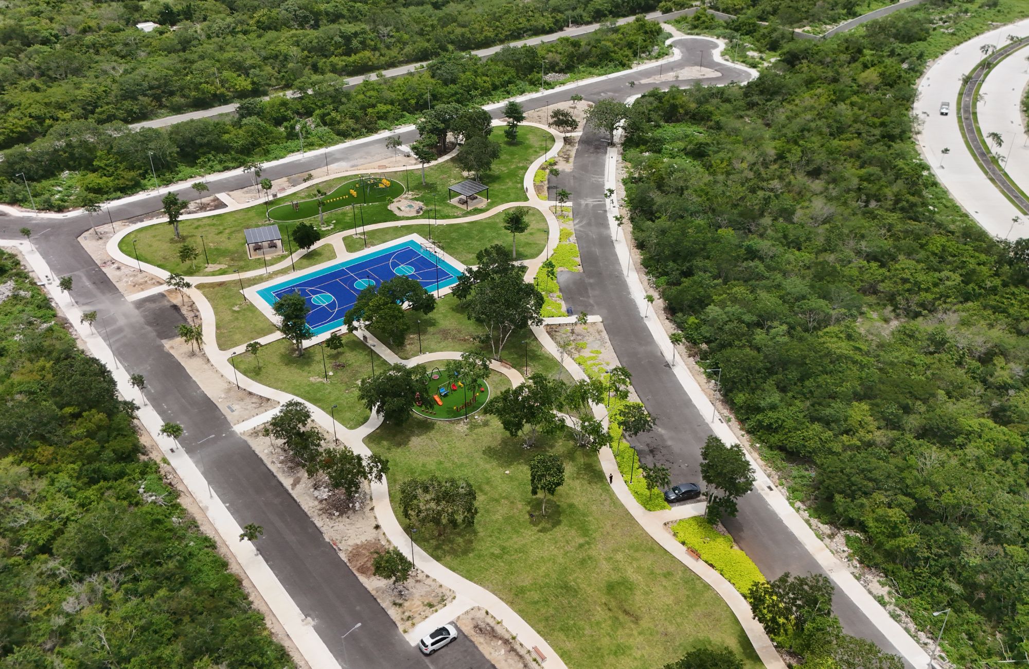 Land 791 m2, 3 clubhouses, pet-park, gym and more. For sale Merida.