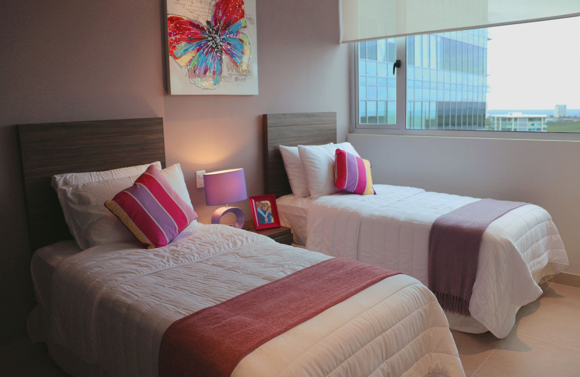 2 bedroom apartment with Gym, Pool and Jacuzzi for sale, Hotel Zone, Cancun.