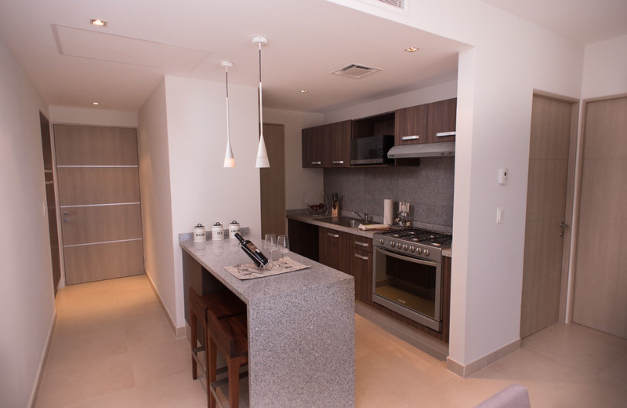 Apartment with spa and gym for sale, Zona aeropuerto, Canc&uacute;n.