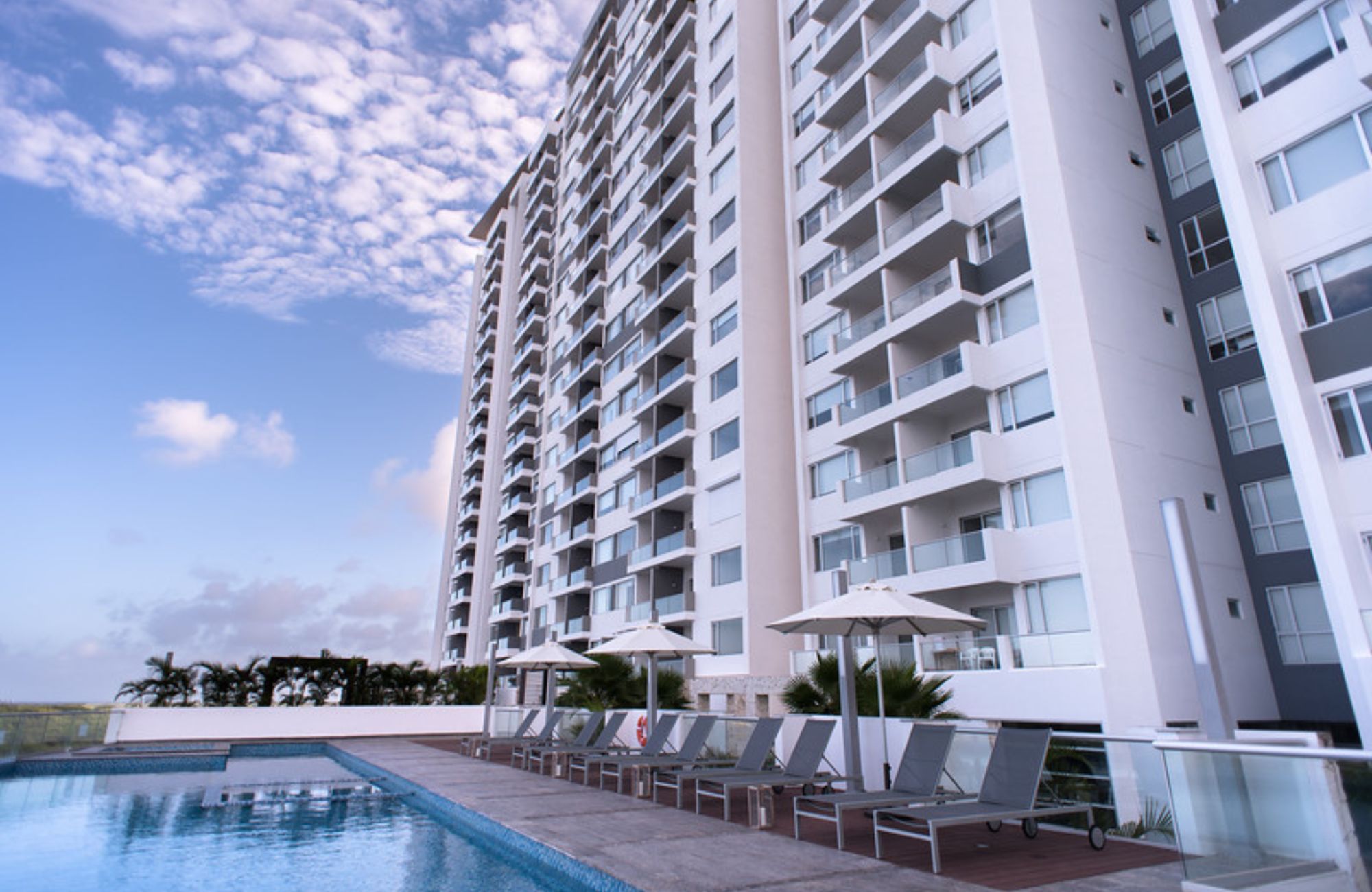 Apartment with spa and gym for sale, Zona aeropuerto, Canc&uacute;n.