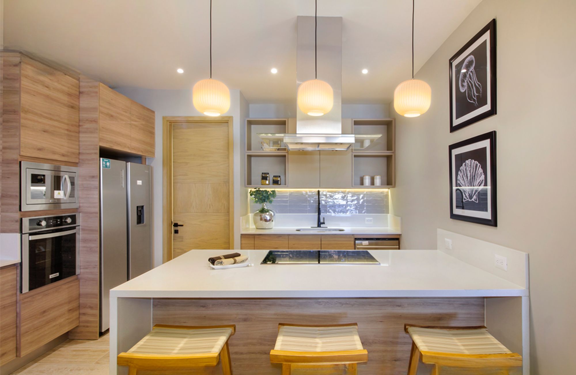 Condo with Lagoon Views and Rooftop Access for Sale, Zona Las Am&eacute;ricas, Canc&uacute;n