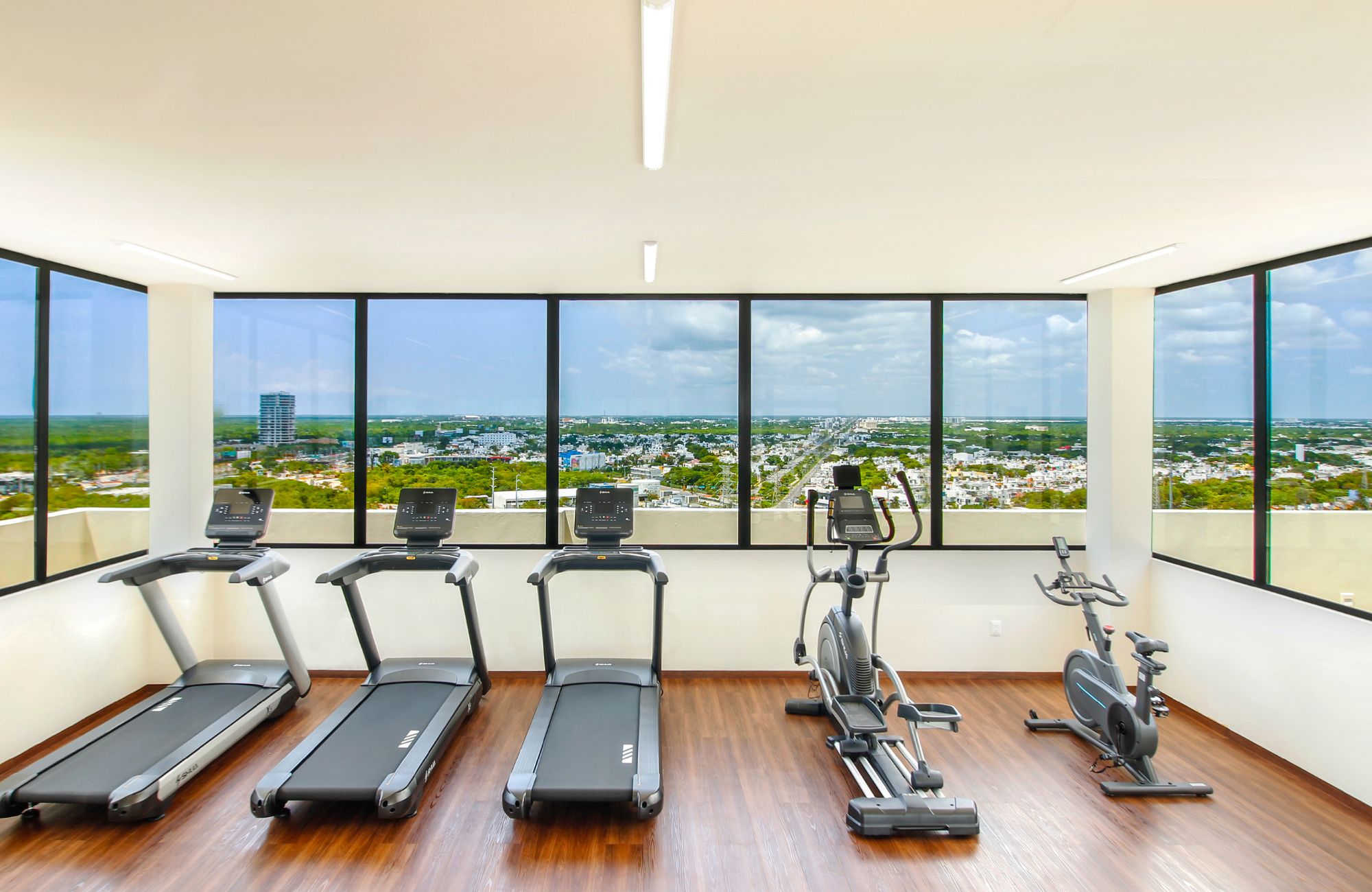 Condo, panoramic views, terrace, service room for sale, Las Am&eacute;ricas Zone, Canc&uacute;n