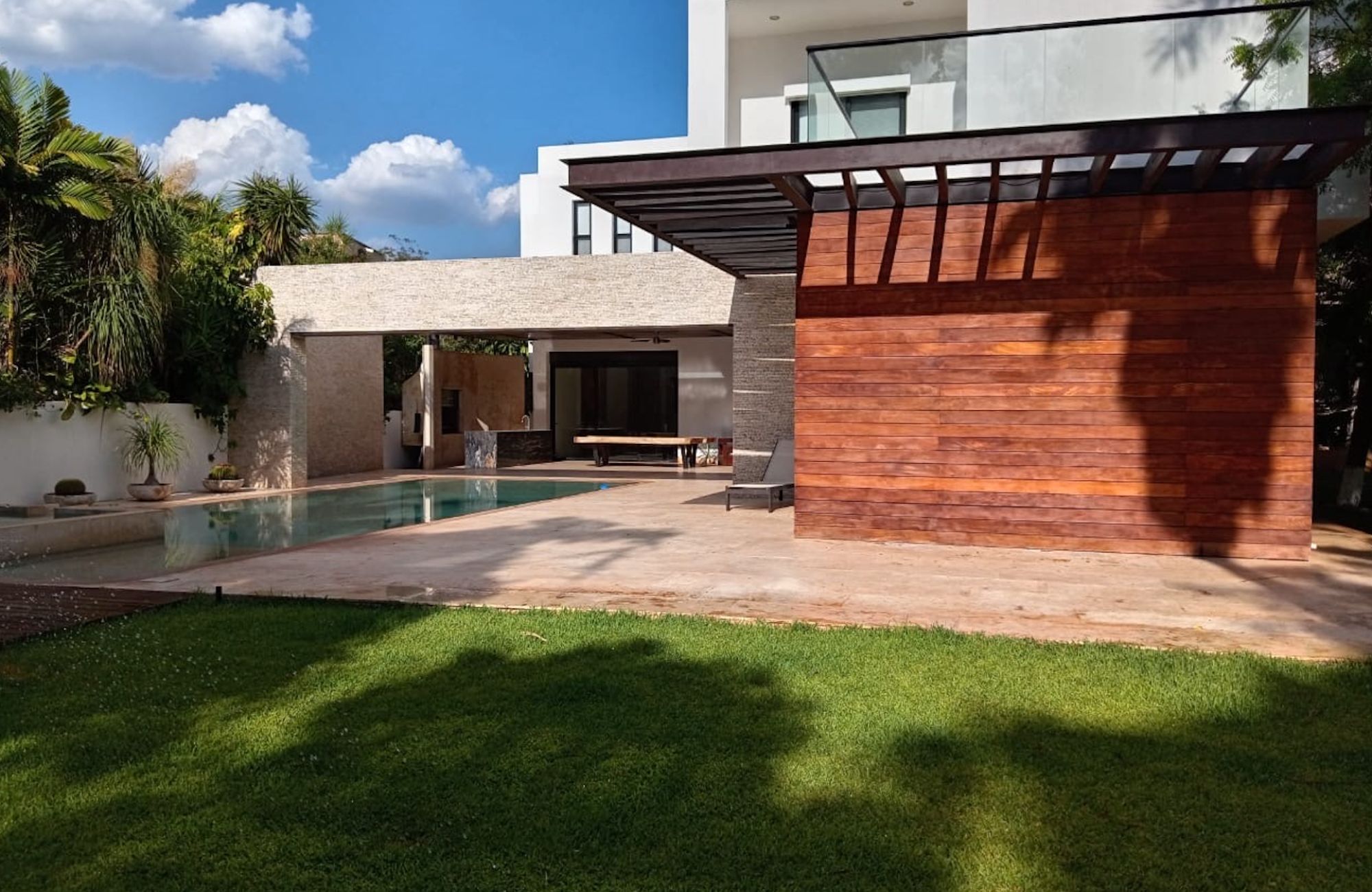 Luxury House with Private Pool for Sale, Yucat&aacute;n Country Club, M&eacute;rida