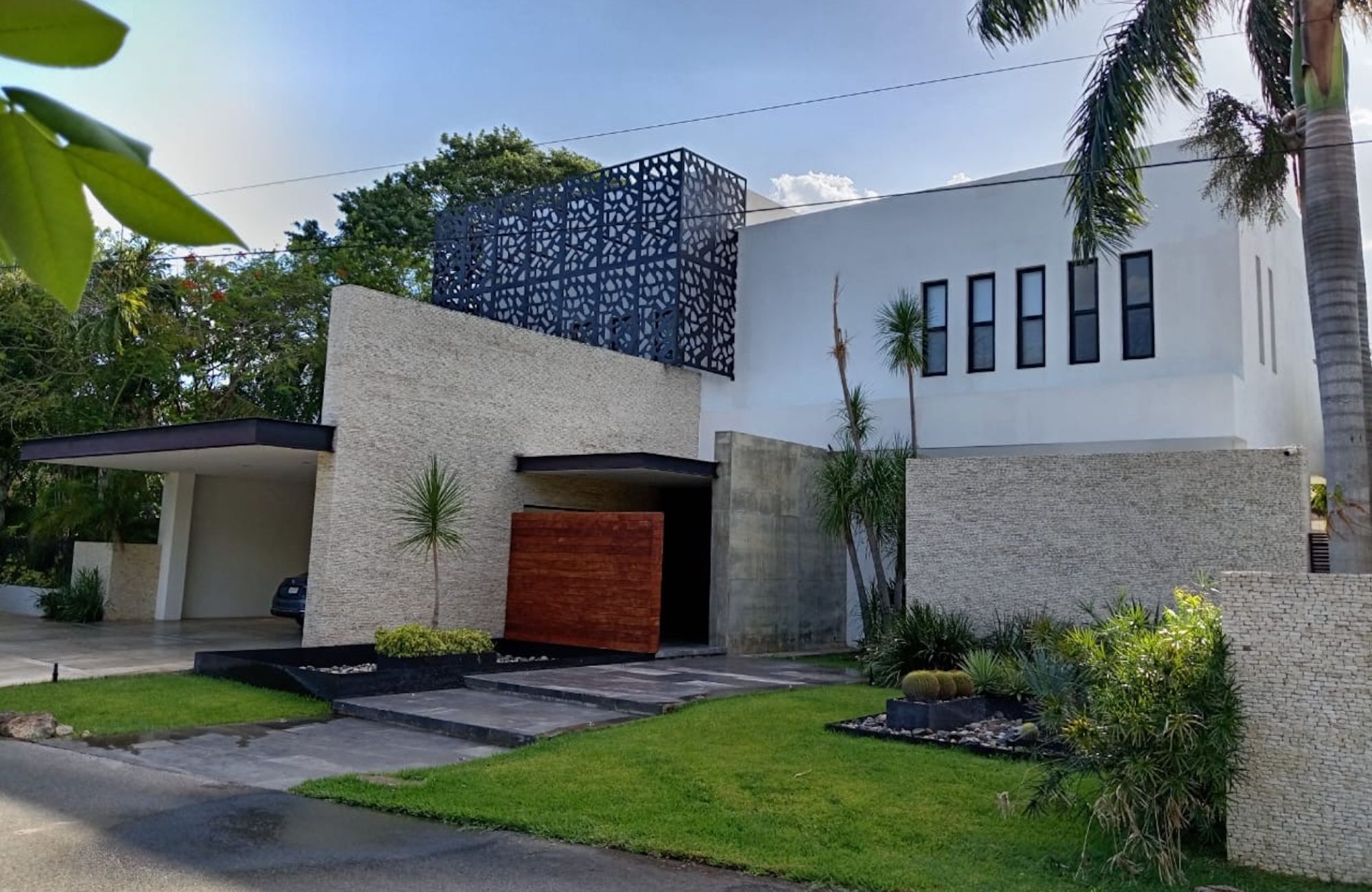 Luxury House with Private Pool for Sale, Yucat&aacute;n Country Club, M&eacute;rida
