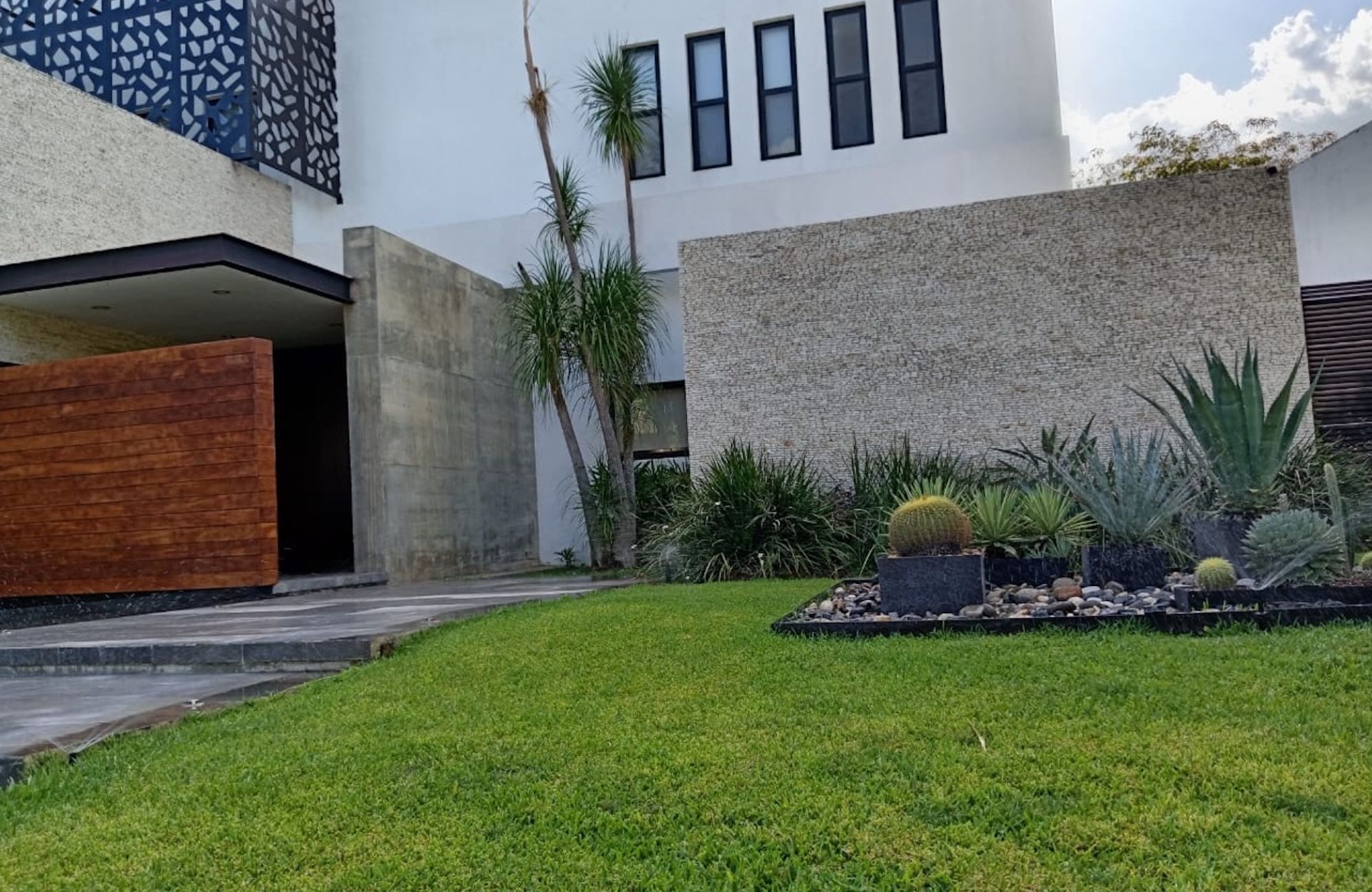 Luxury House with Private Pool for Sale, Yucat&aacute;n Country Club, M&eacute;rida