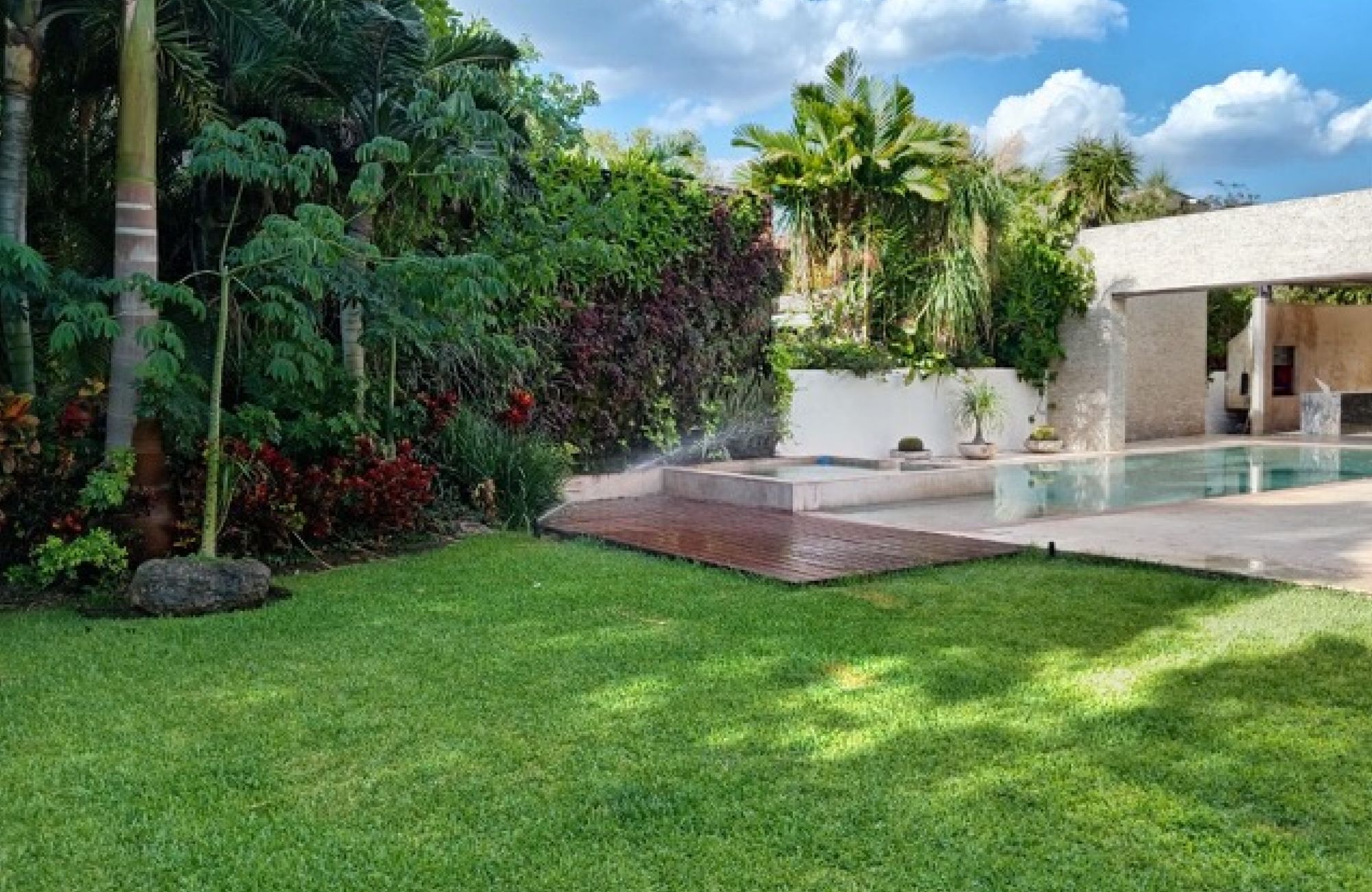 Luxury House with Private Pool for Sale, Yucat&aacute;n Country Club, M&eacute;rida