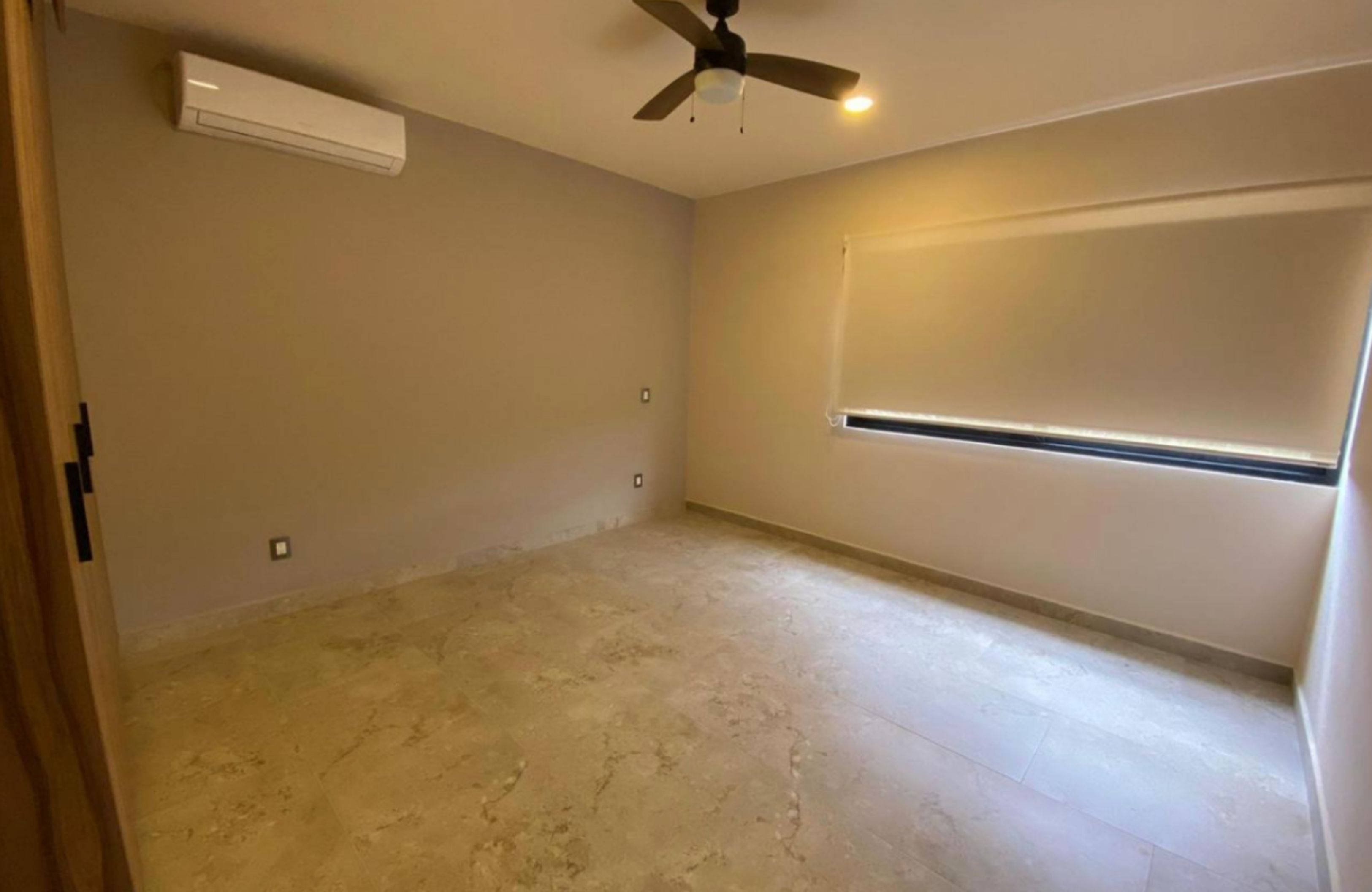 Casa con alberca privada, techos altos, en venta Residencial Aqua, Canc&uacute;n