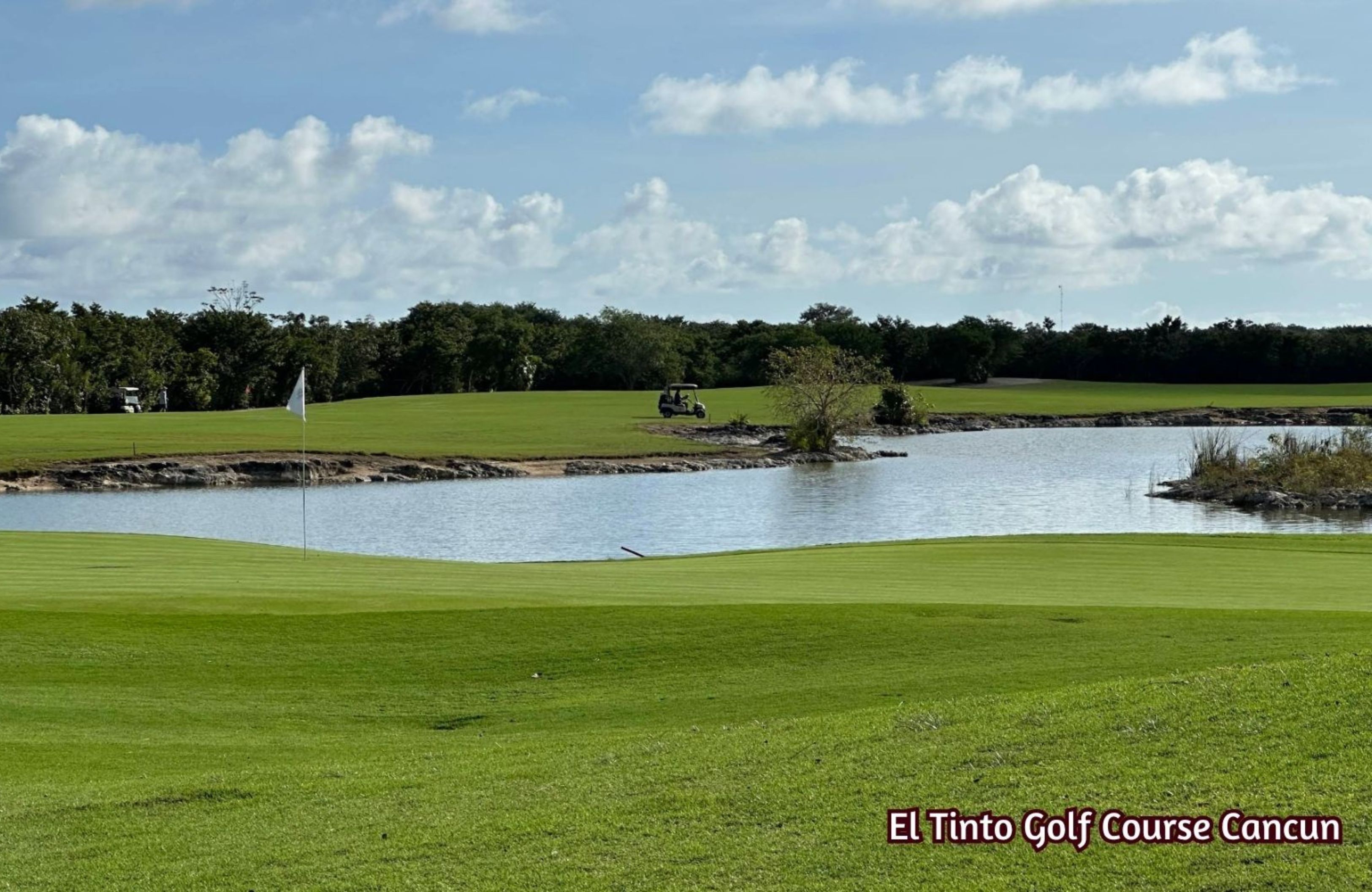 Casa con alberca privada, techos altos, en venta Residencial Aqua, Canc&uacute;n