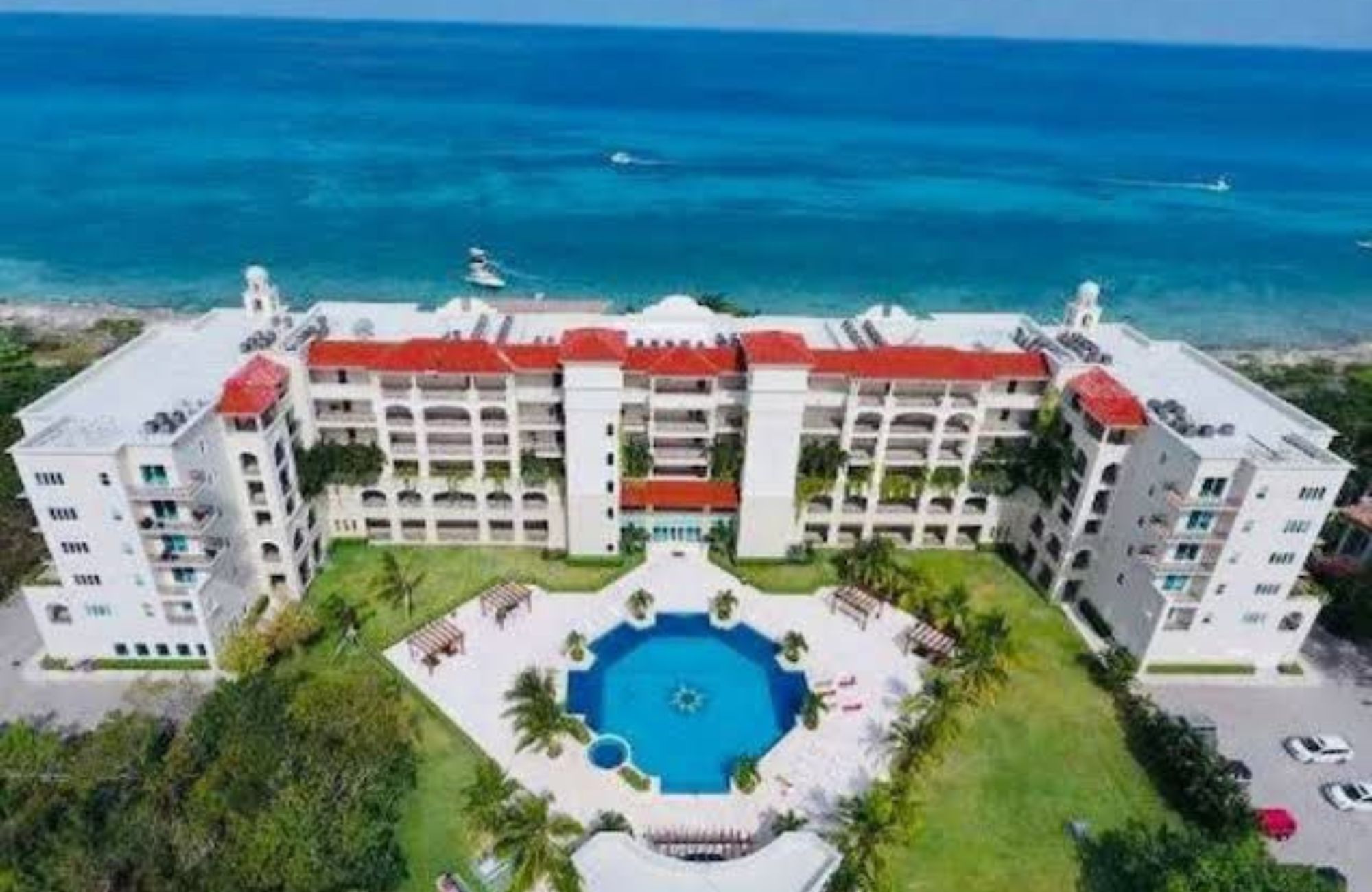 &iexcl;Reducci&oacute;n de precio! Condo de lujo con vista al mar, en la Zona Hotelera Sur, Cozumel.