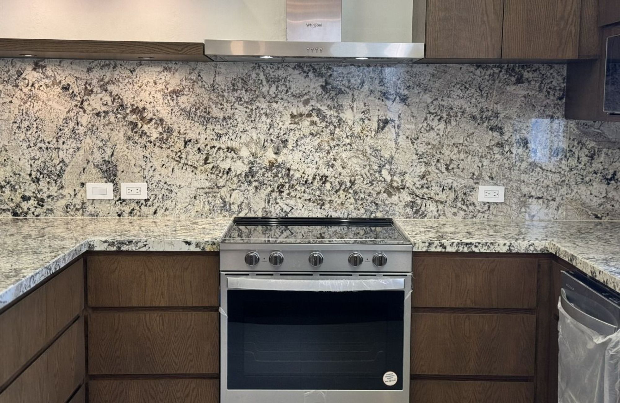 Residencia de 10 recamaras, con obras de Diego Rivera, Botero, Nierman estilo cl&aacute;sico, en venta Malecon, Cozumel. Precio Reducido!