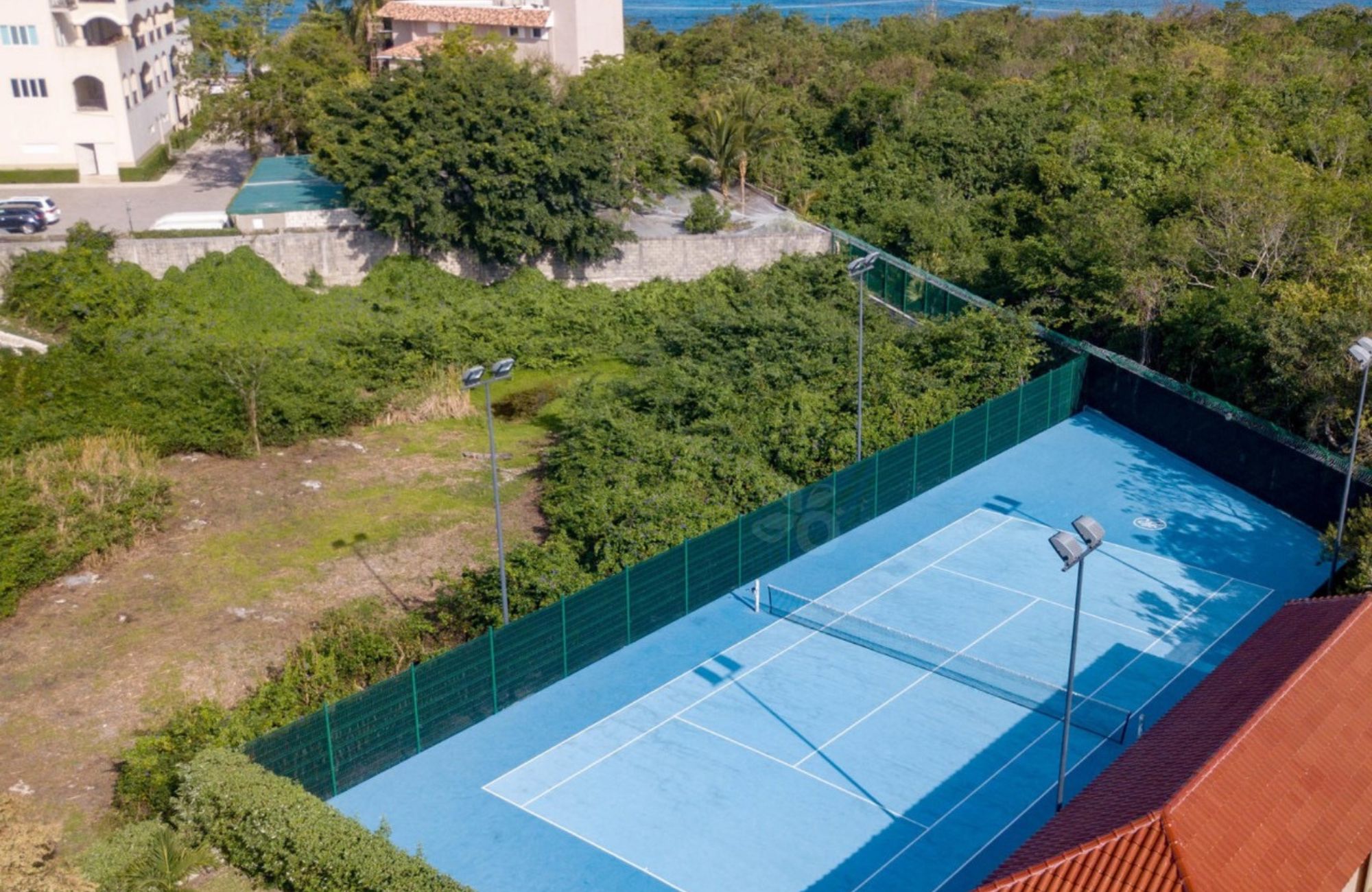 Residencia de 10 recamaras, con obras de Diego Rivera, Botero, Nierman estilo cl&aacute;sico, en venta Malecon, Cozumel. Precio Reducido!