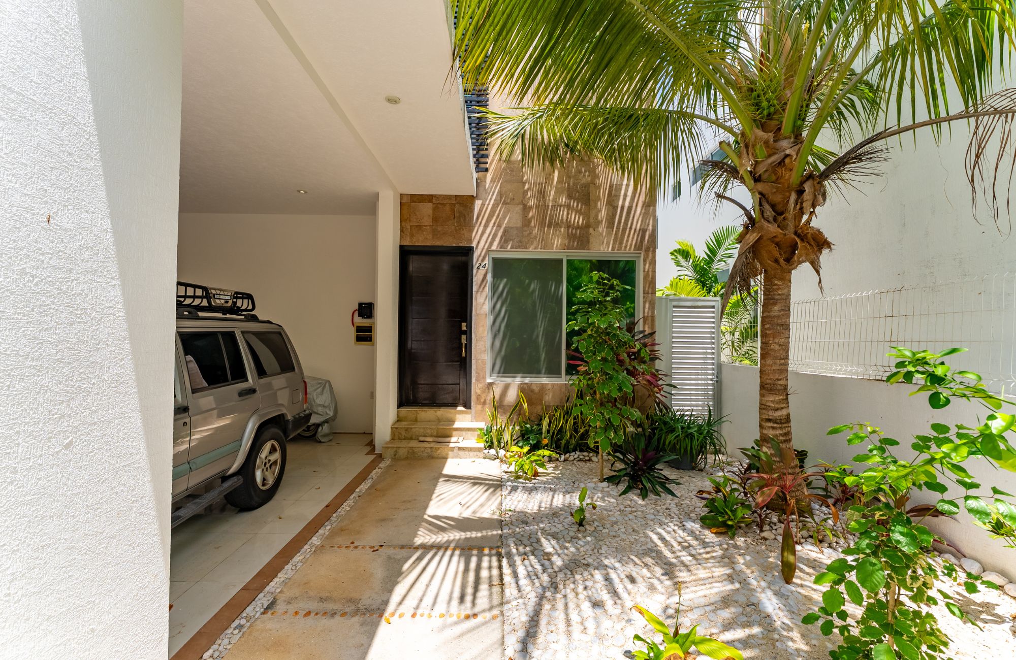 House with garden and private pool, TV room- Study, in gated community with amenities for the whole family, for sale, Valenia, Playa del Car