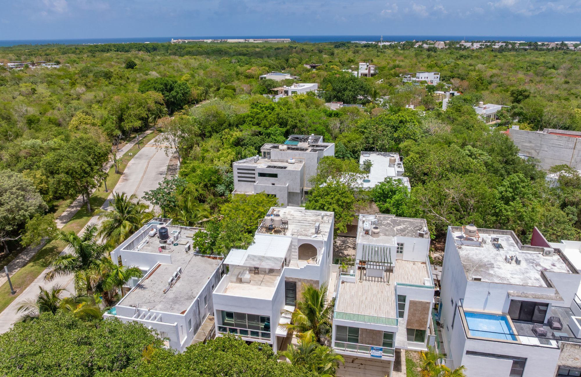 House with garden and private pool, TV room- Study, in gated community with amenities for the whole family, for sale, Valenia, Playa del Car